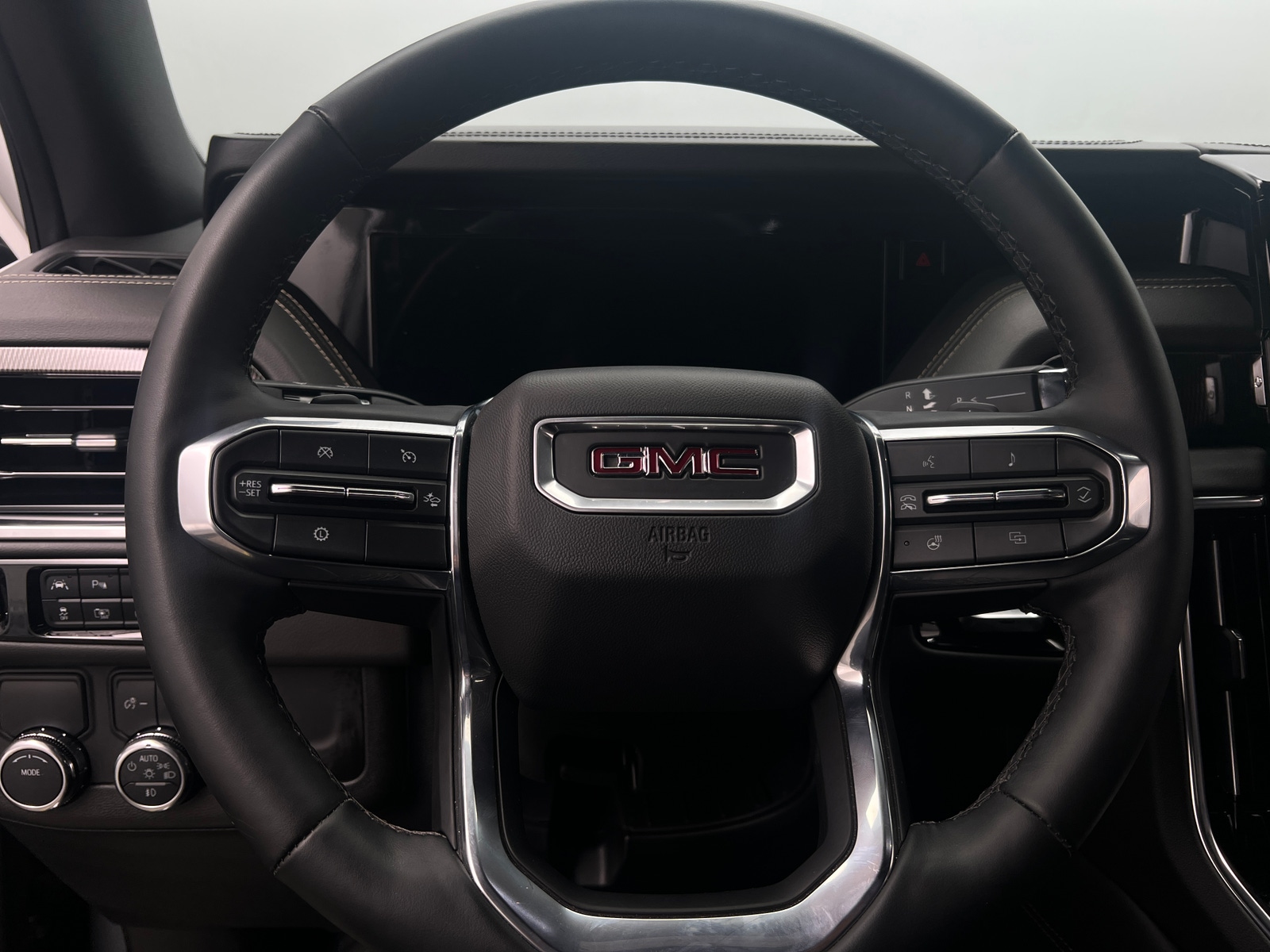 Thumbnail: 2025 GMC Yukon - 4