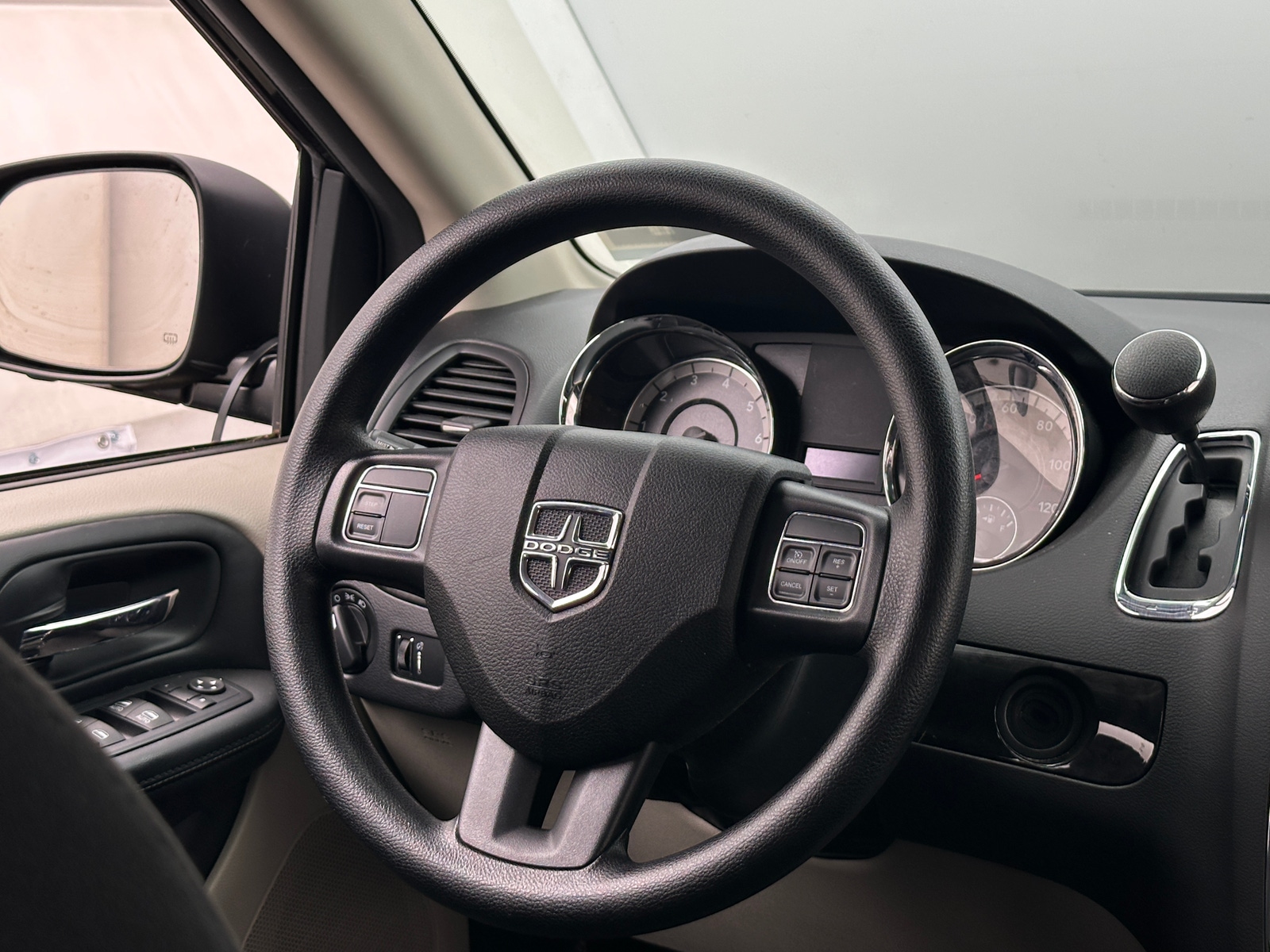 Thumbnail: 2017 Dodge Grand Caravan - 4