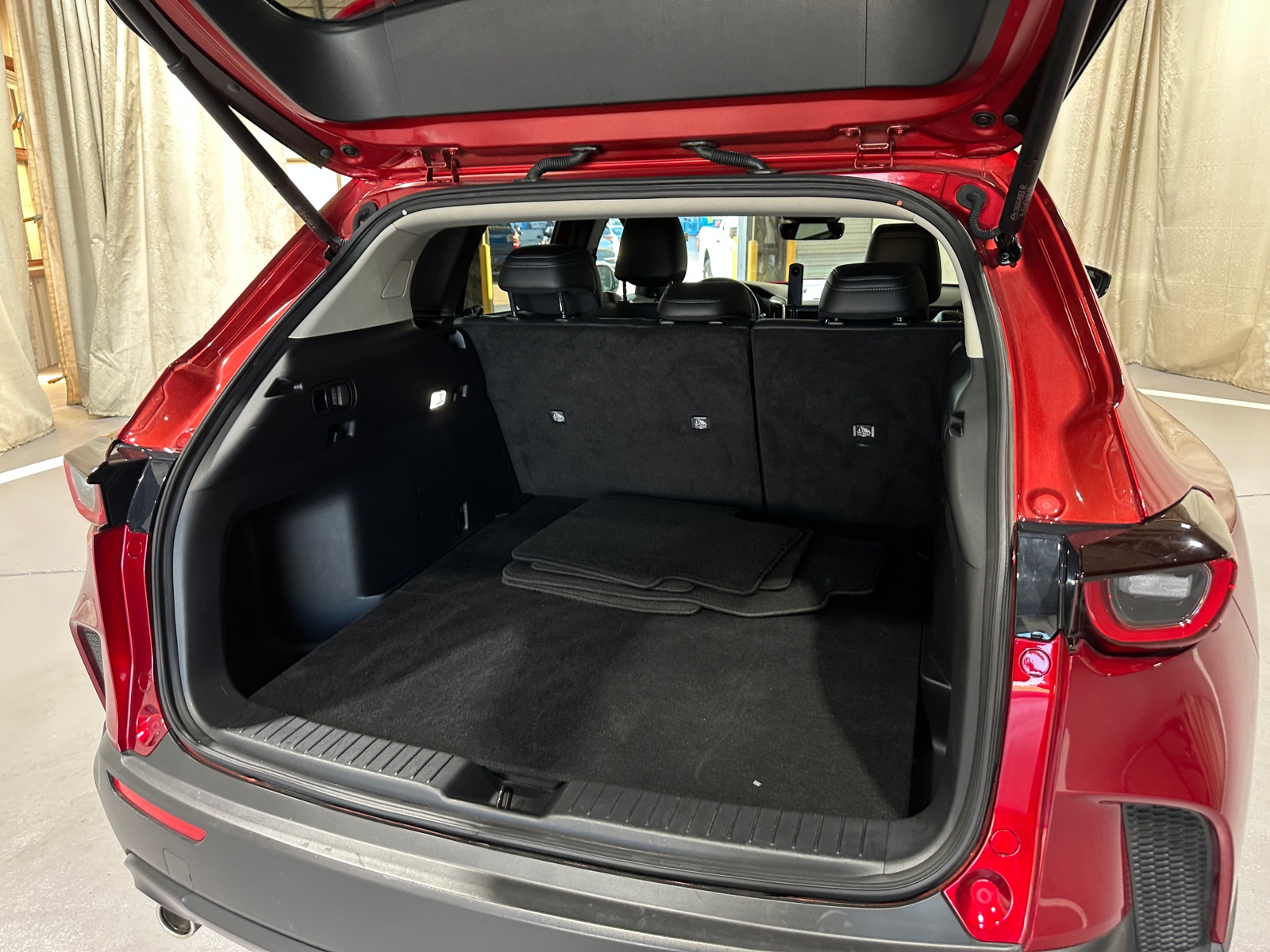 Thumbnail: 2025 Mazda CX-50 - 6