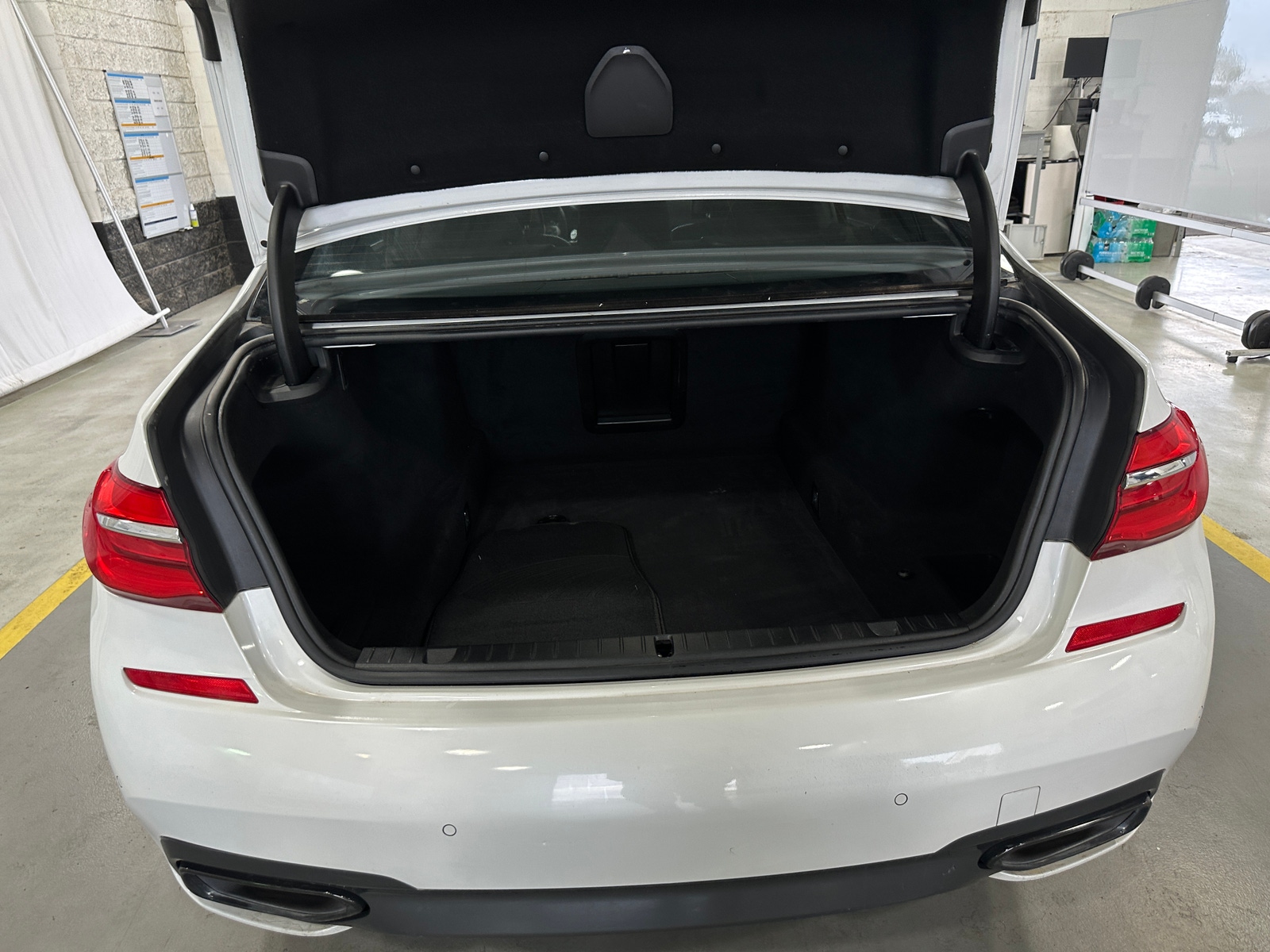 Thumbnail: 2018 BMW 7 Series - 6