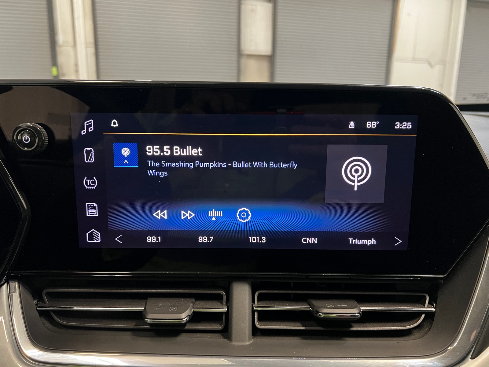 Thumbnail: 2025 Chevrolet Trax - 4