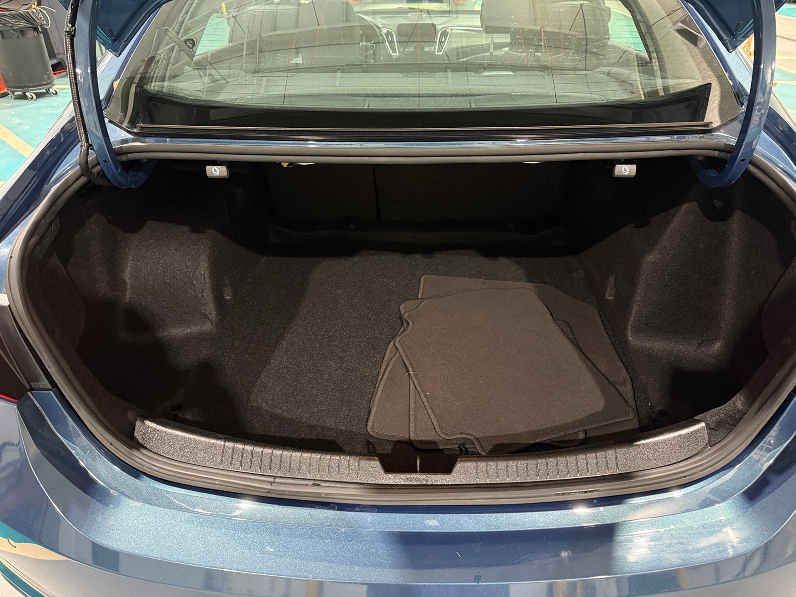 Thumbnail: 2024 Chevrolet Malibu - 6