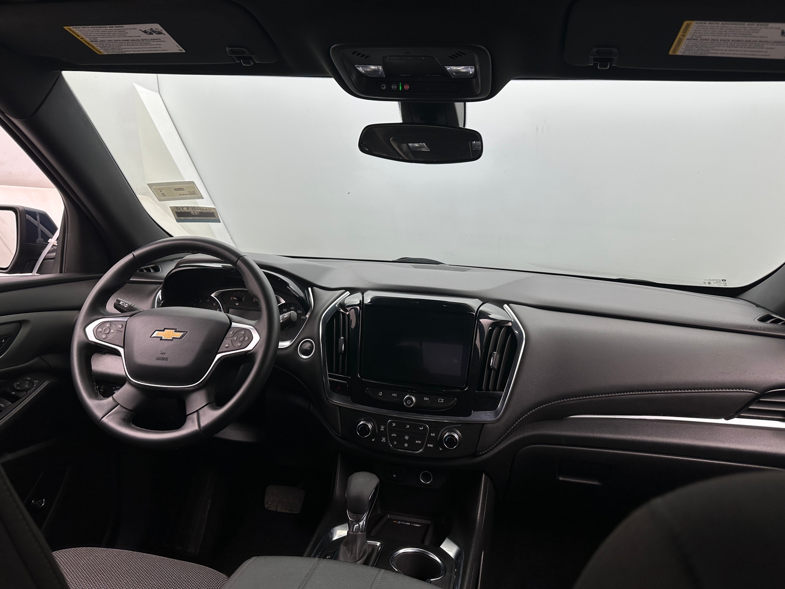 Thumbnail: 2023 Chevrolet Traverse - 3