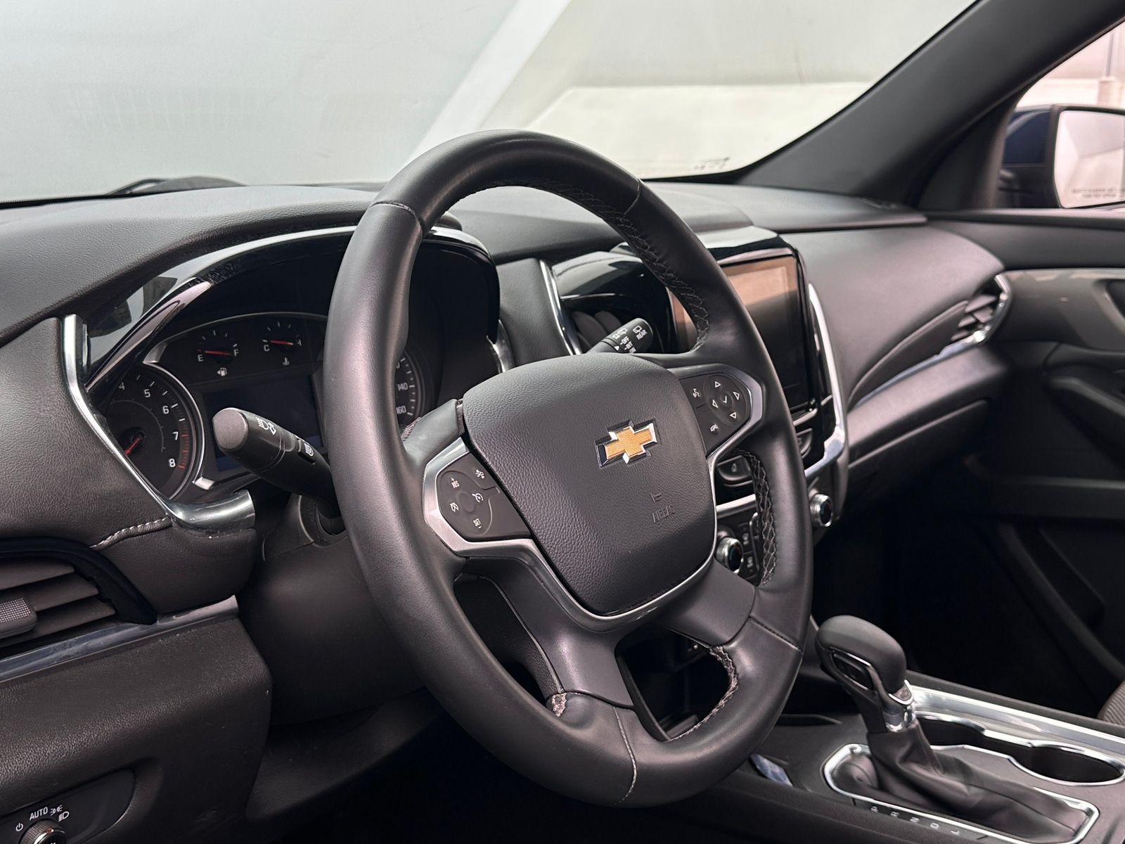 Thumbnail: 2023 Chevrolet Traverse - 5