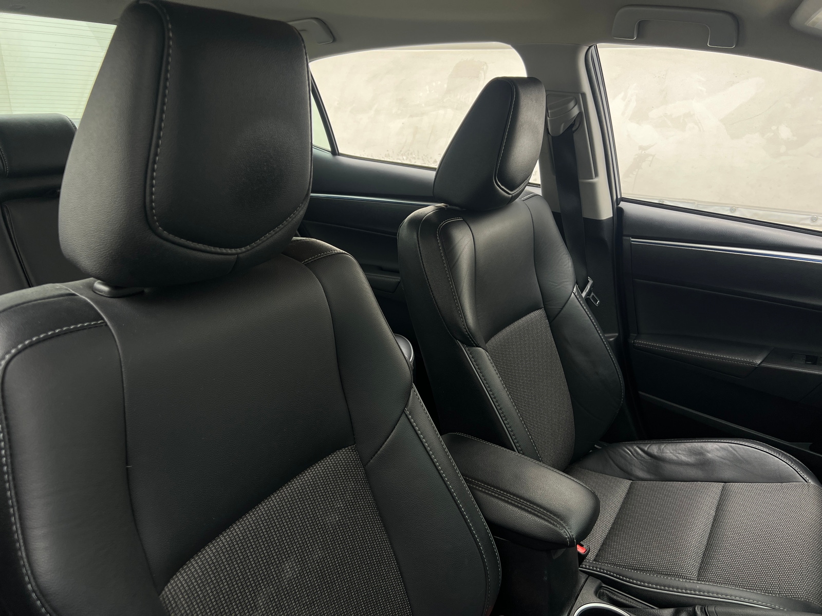 Thumbnail: 2015 Toyota Corolla - 2