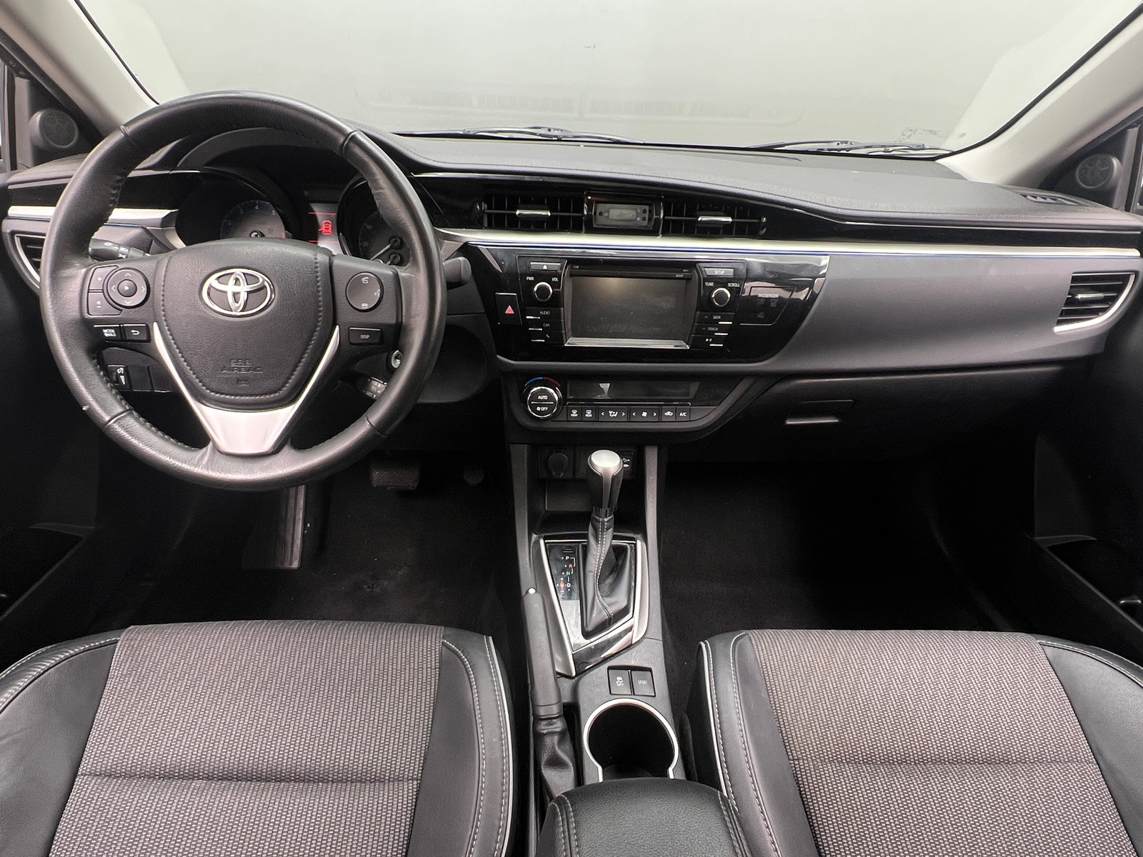 Thumbnail: 2015 Toyota Corolla - 3