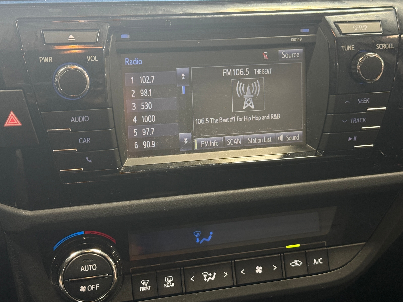 Thumbnail: 2015 Toyota Corolla - 4