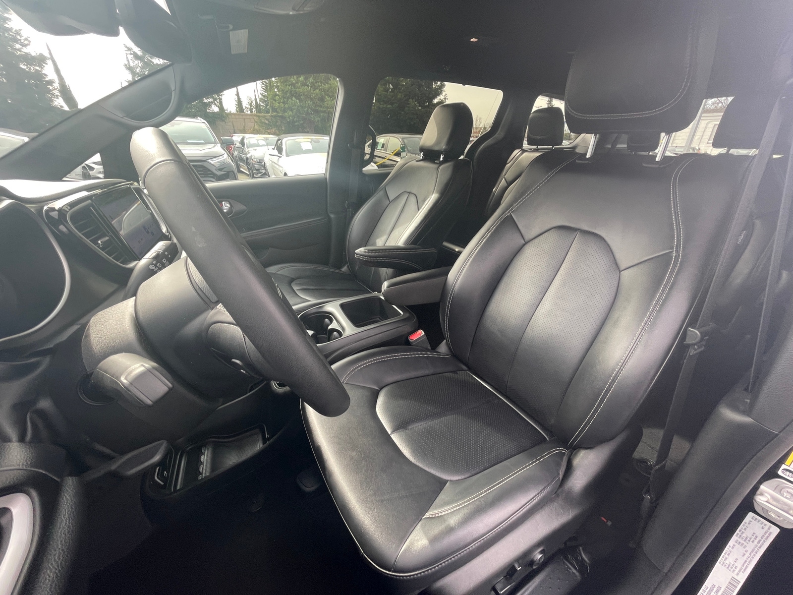 Thumbnail: 2025 Chrysler Pacifica - 2