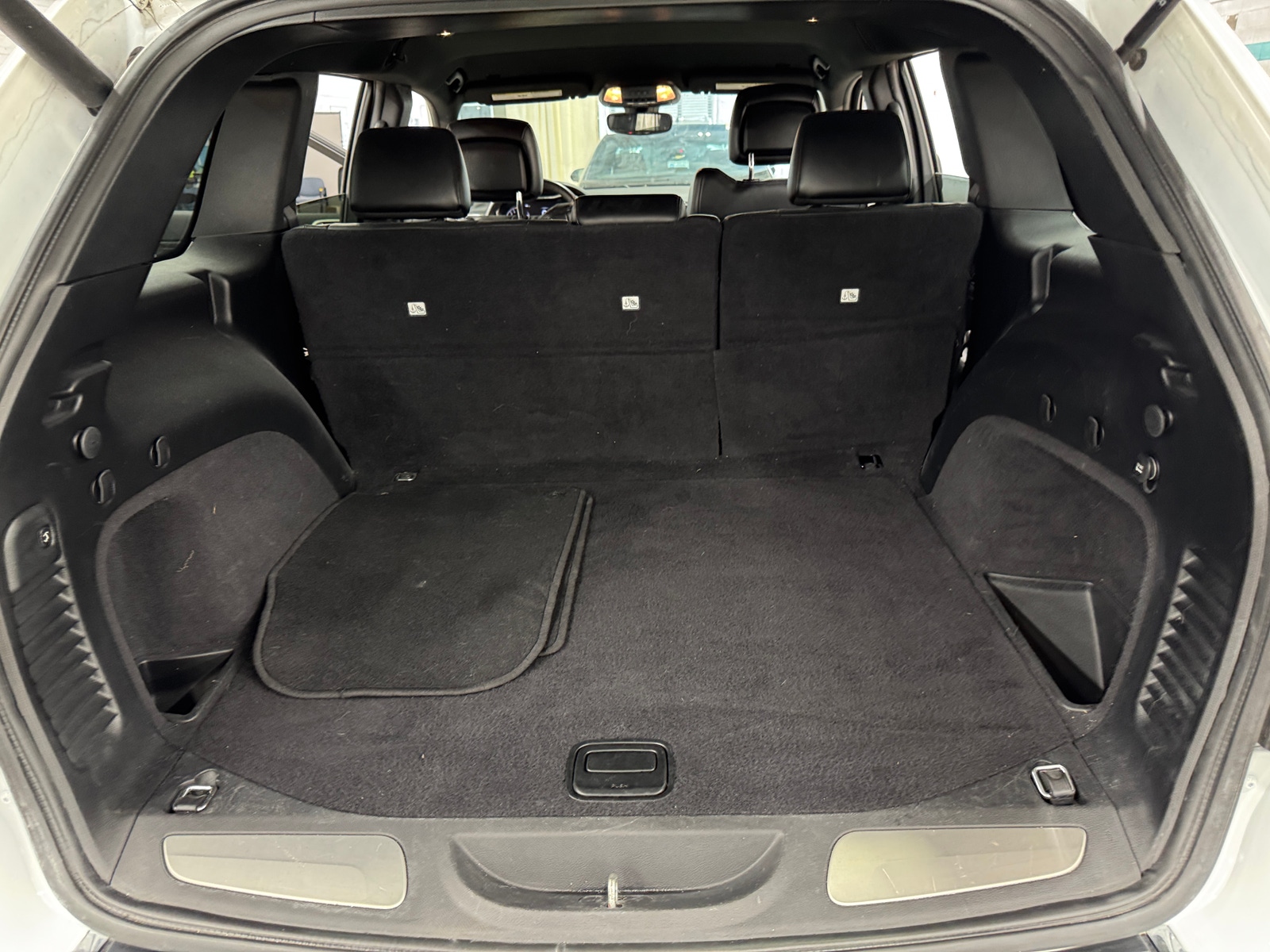 Thumbnail: 2019 Jeep Grand Cherokee - 6