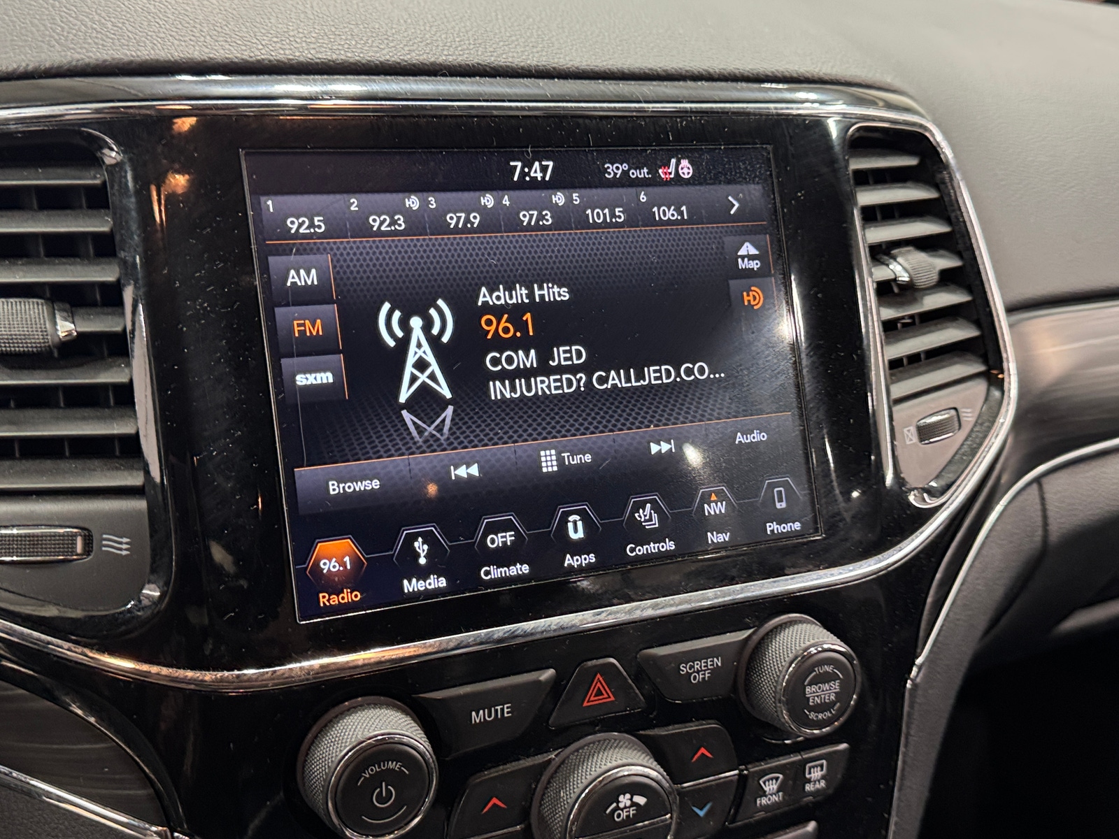 Thumbnail: 2019 Jeep Grand Cherokee - 3