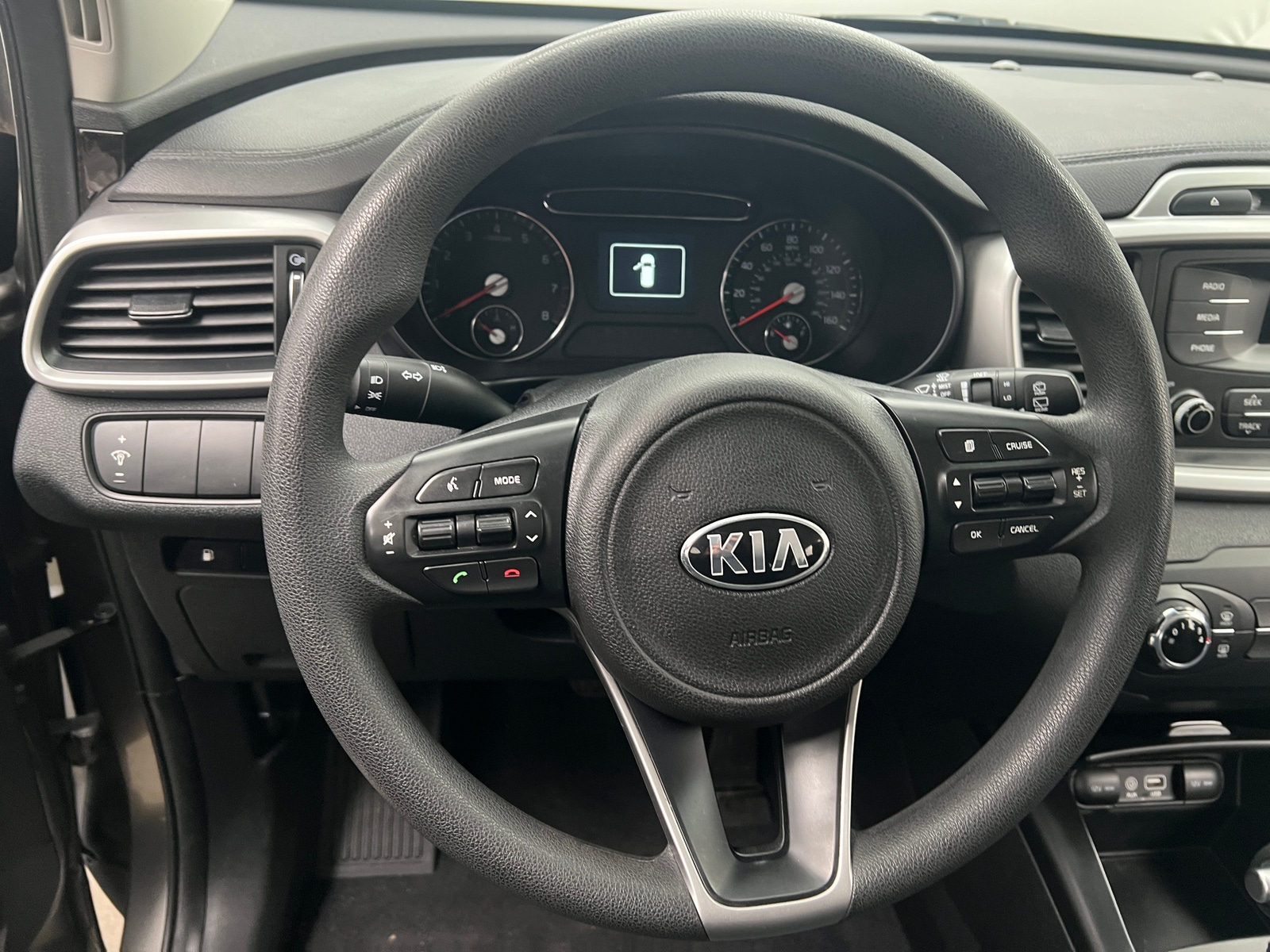 Thumbnail: 2017 Kia Sorento - 5