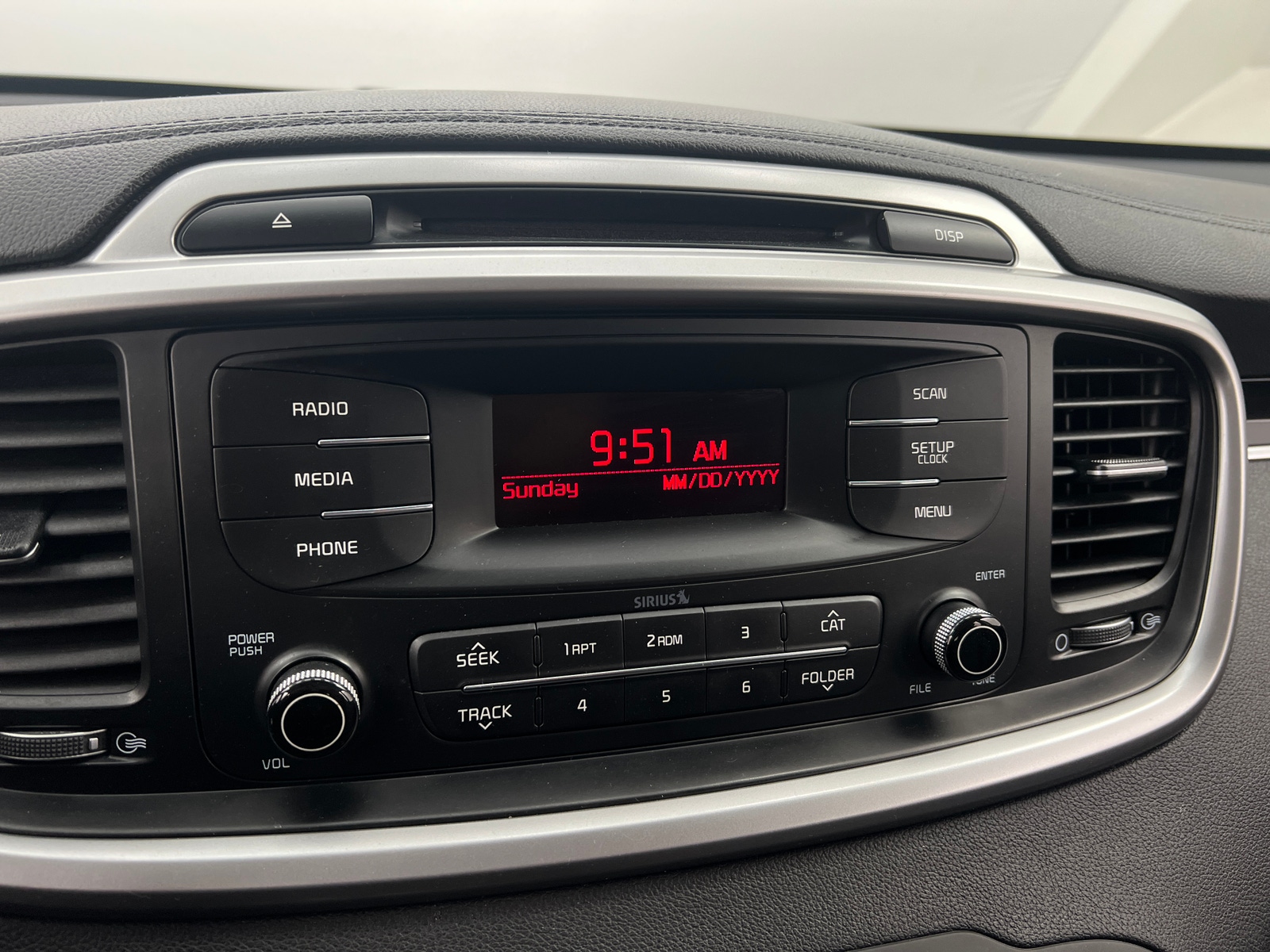 Thumbnail: 2017 Kia Sorento - 4