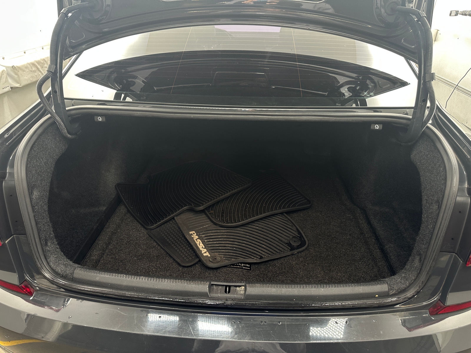 Thumbnail: 2018 Volkswagen Passat - 7