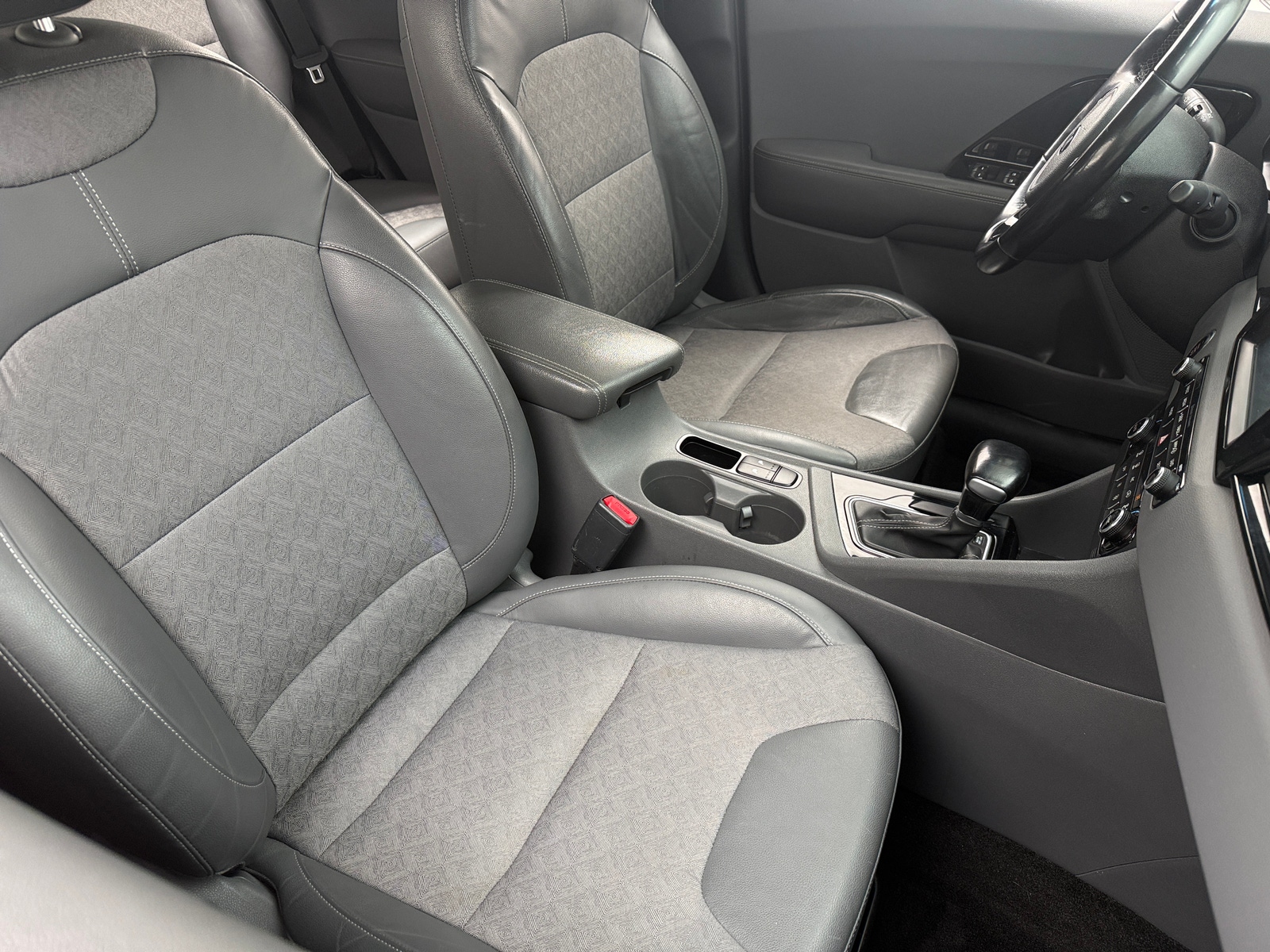 Thumbnail: 2017 Kia Niro - 2