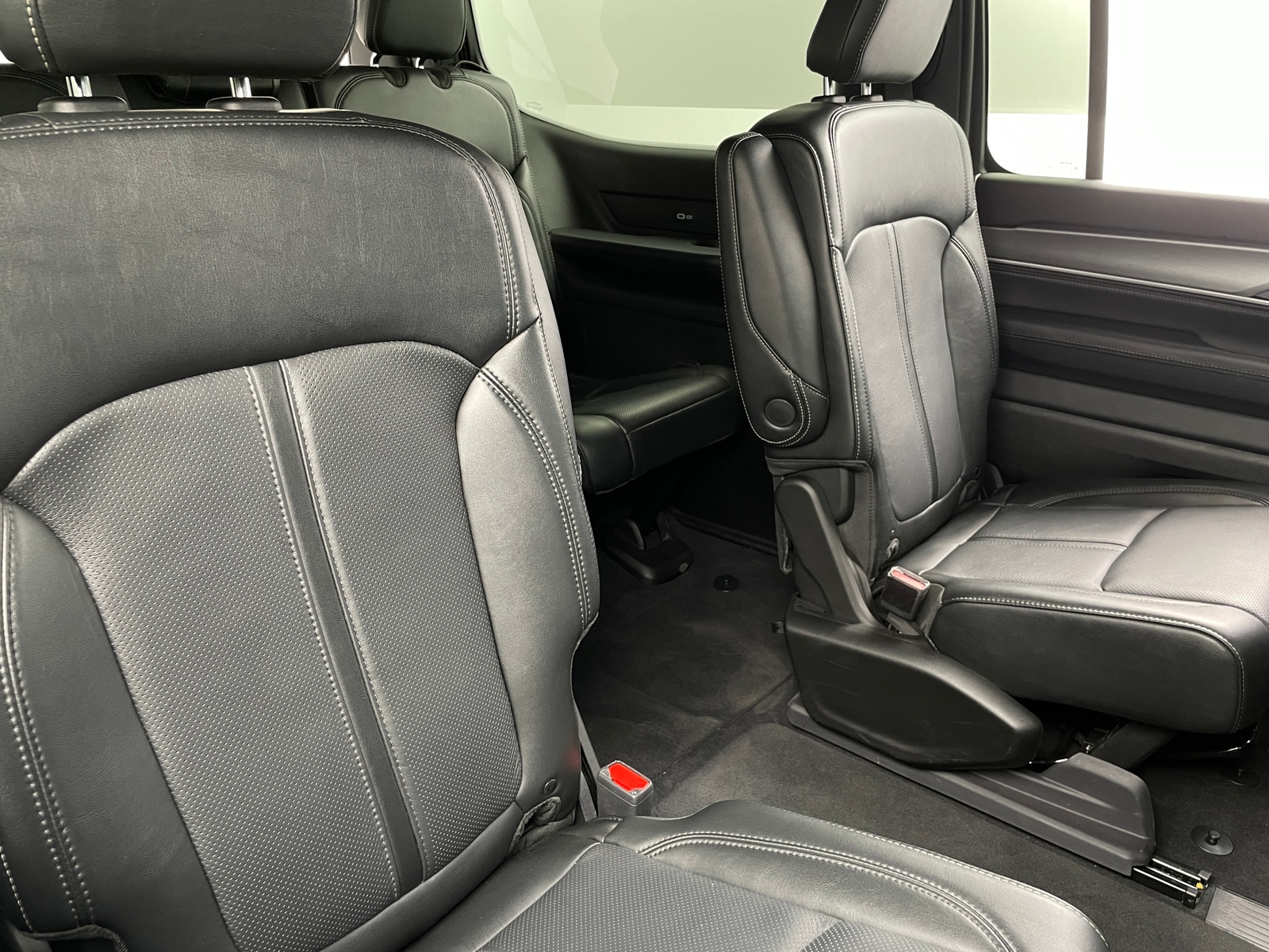 Thumbnail: 2025 Jeep Wagoneer - 5