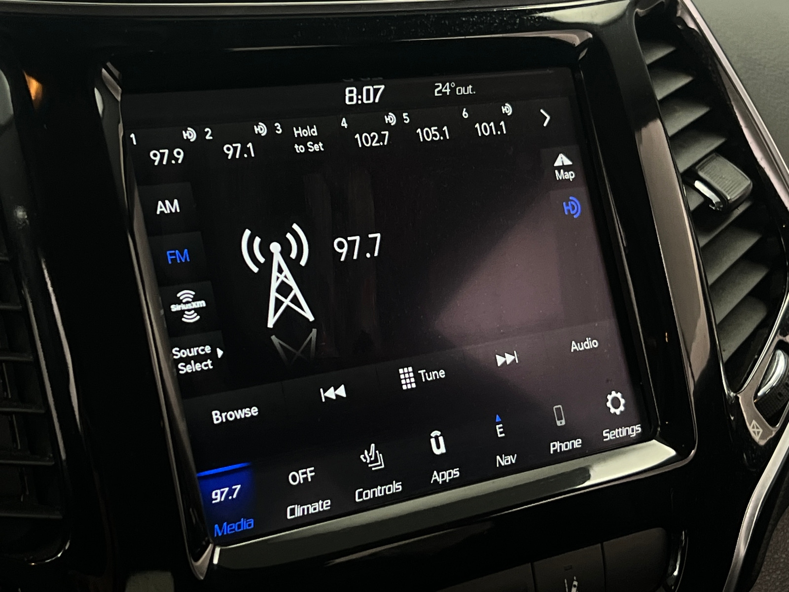 Thumbnail: 2021 Jeep Cherokee - 3