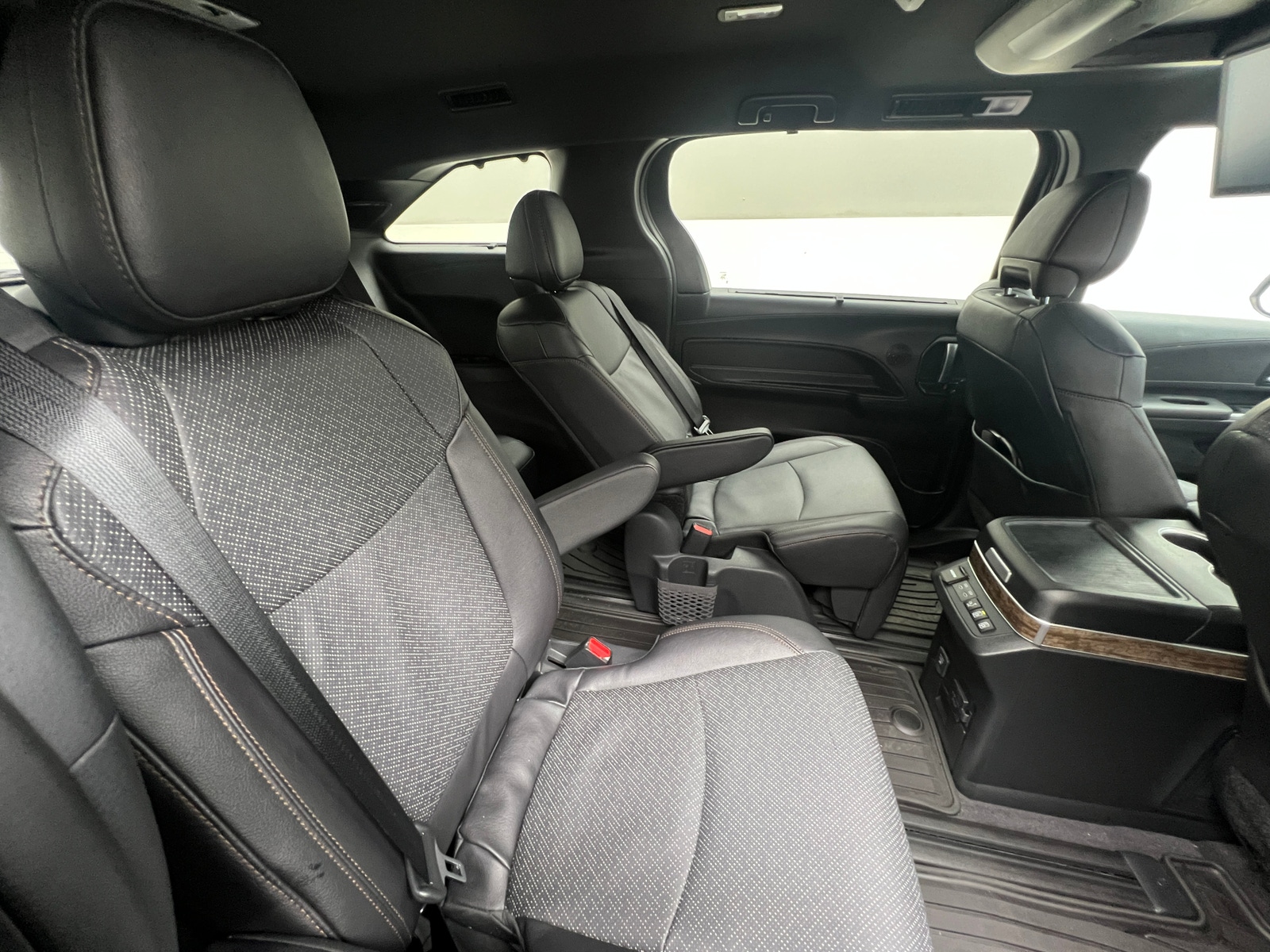 Thumbnail: 2025 Toyota Sienna - 5