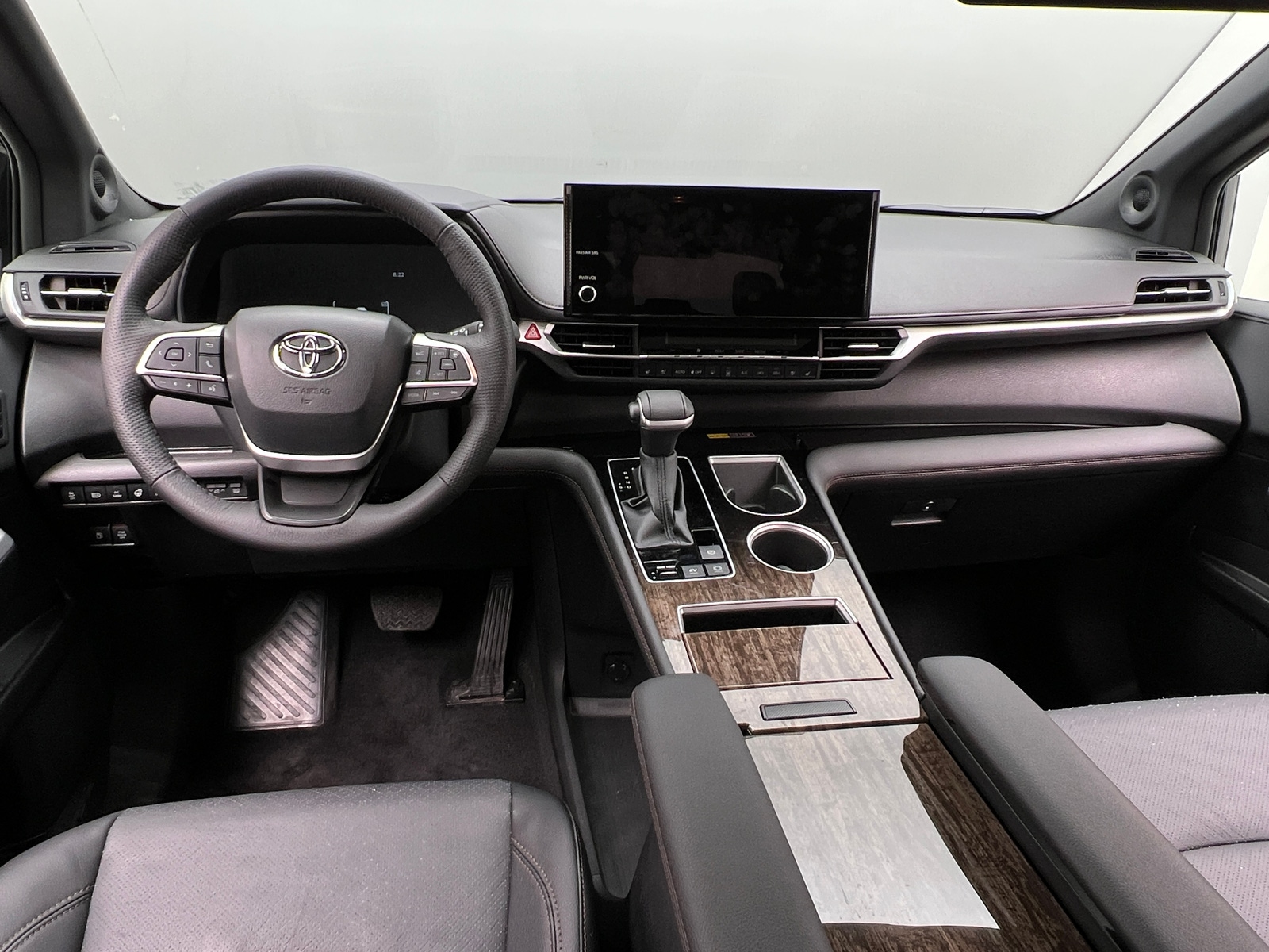 Thumbnail: 2025 Toyota Sienna - 2