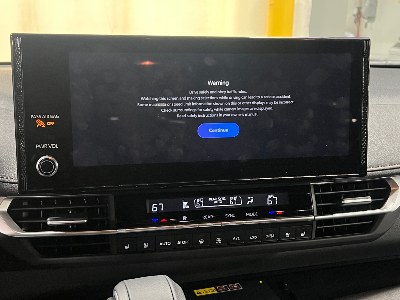 Thumbnail: 2025 Toyota Sienna - 3