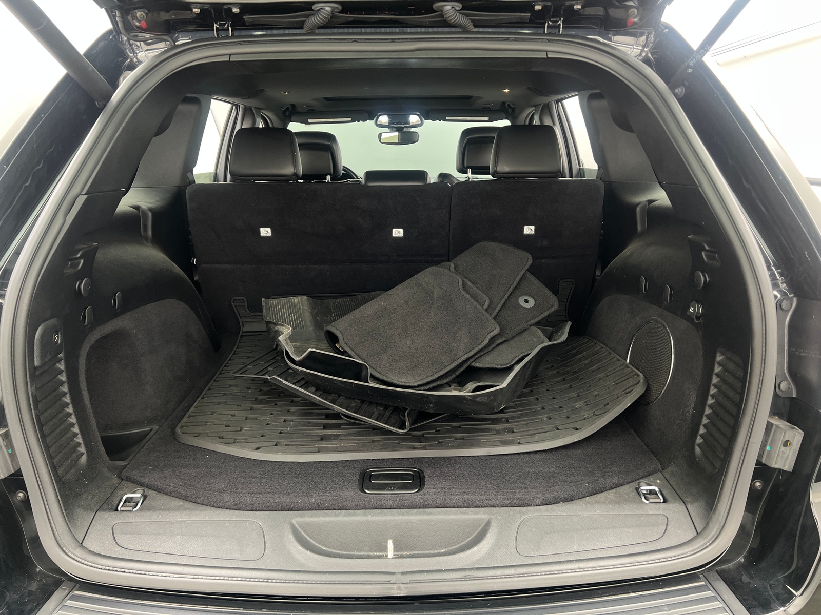 Thumbnail: 2020 Jeep Grand Cherokee - 7