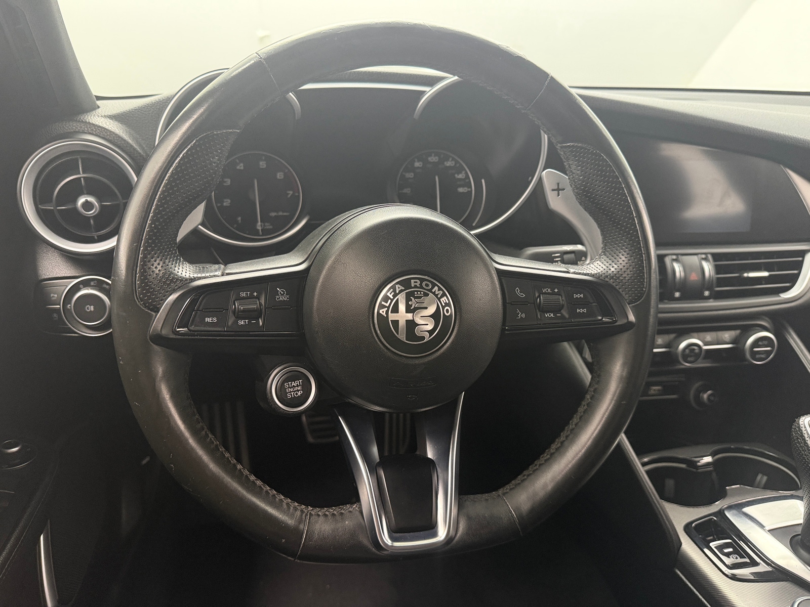 Thumbnail: 2020 Alfa Romeo Giulia - 5