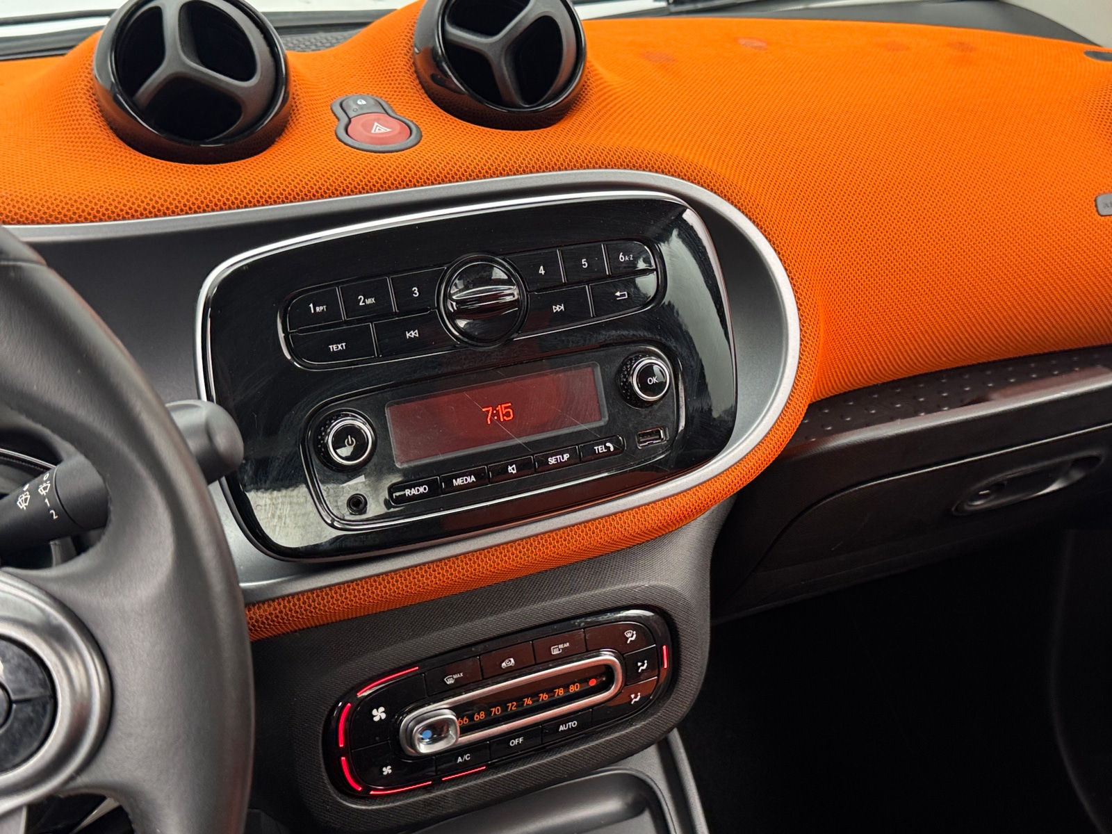 Thumbnail: 2016 smart fortwo - 4