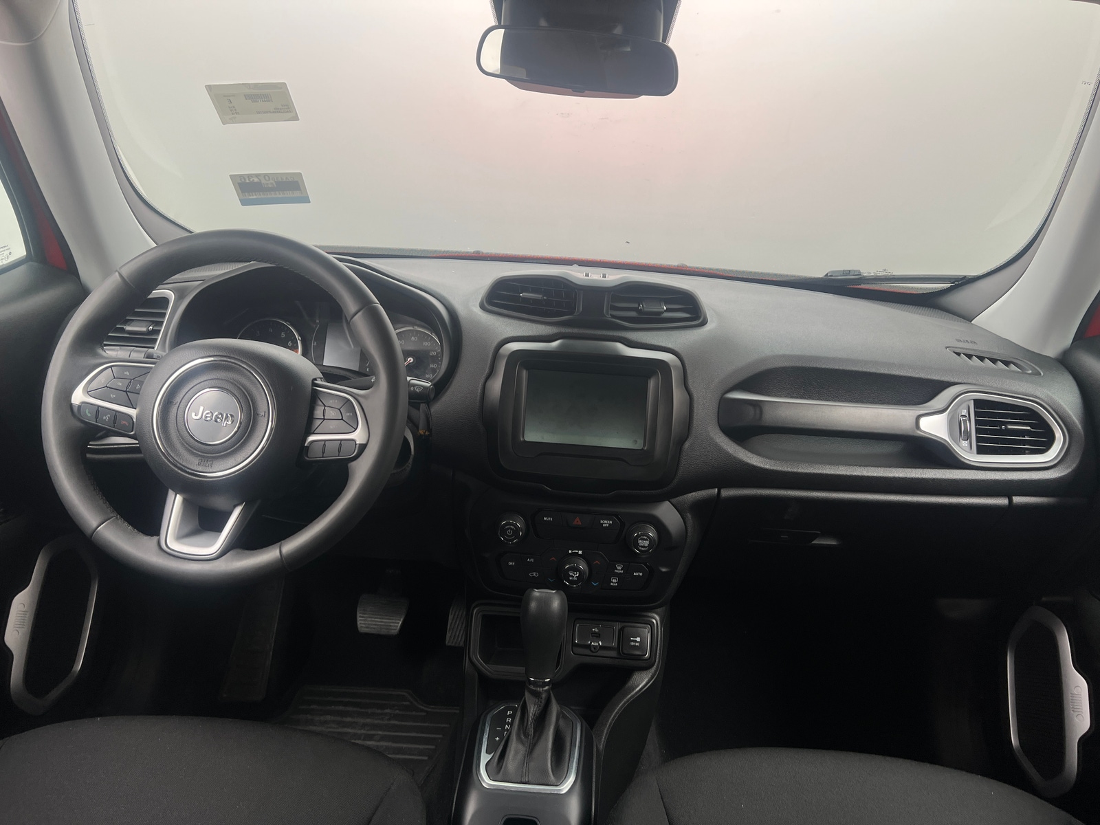 Thumbnail: 2018 Jeep Renegade - 3