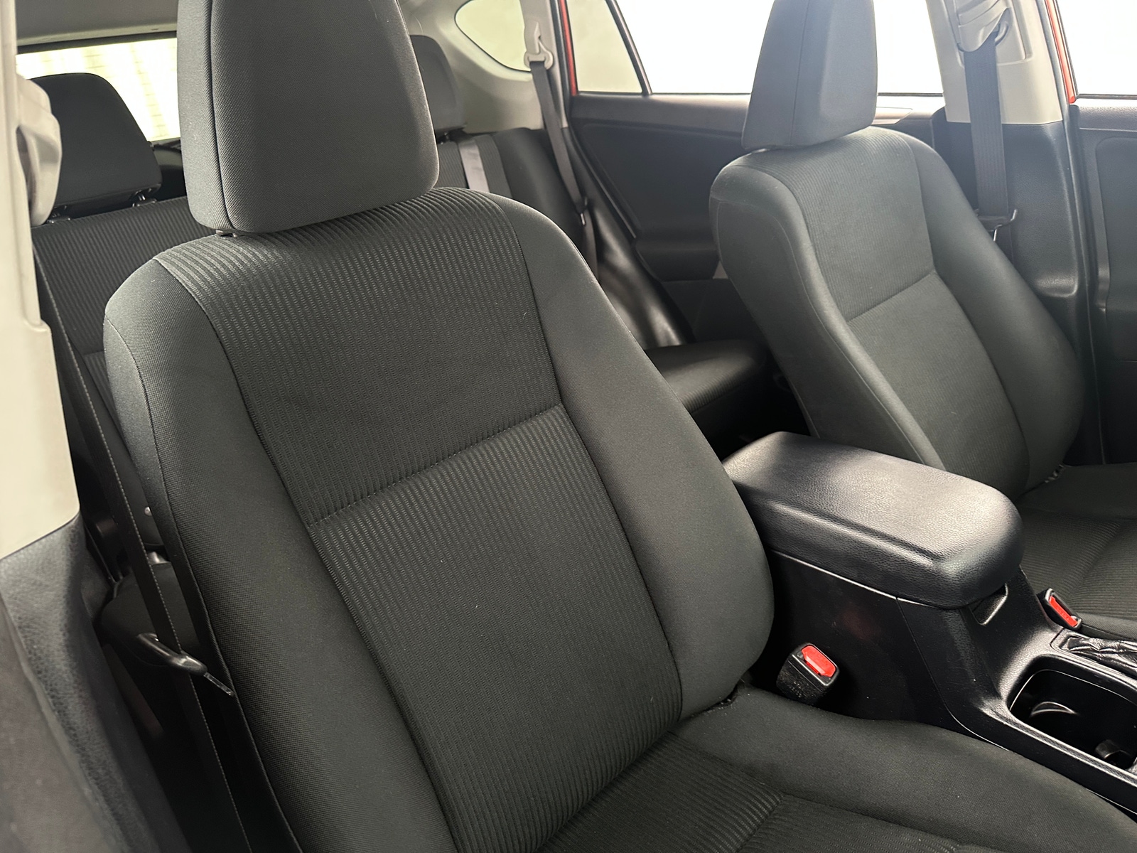 Thumbnail: 2016 Toyota RAV4 - 2