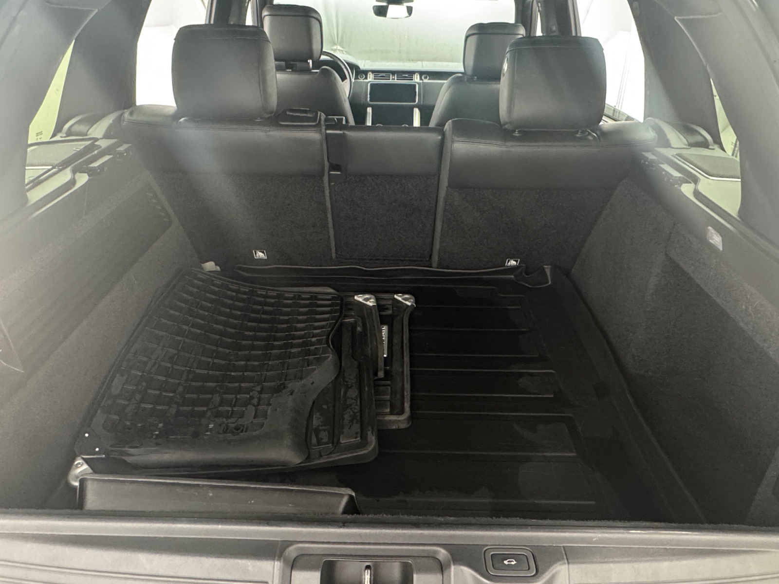 Thumbnail: 2020 Land Rover Range Rover - 6