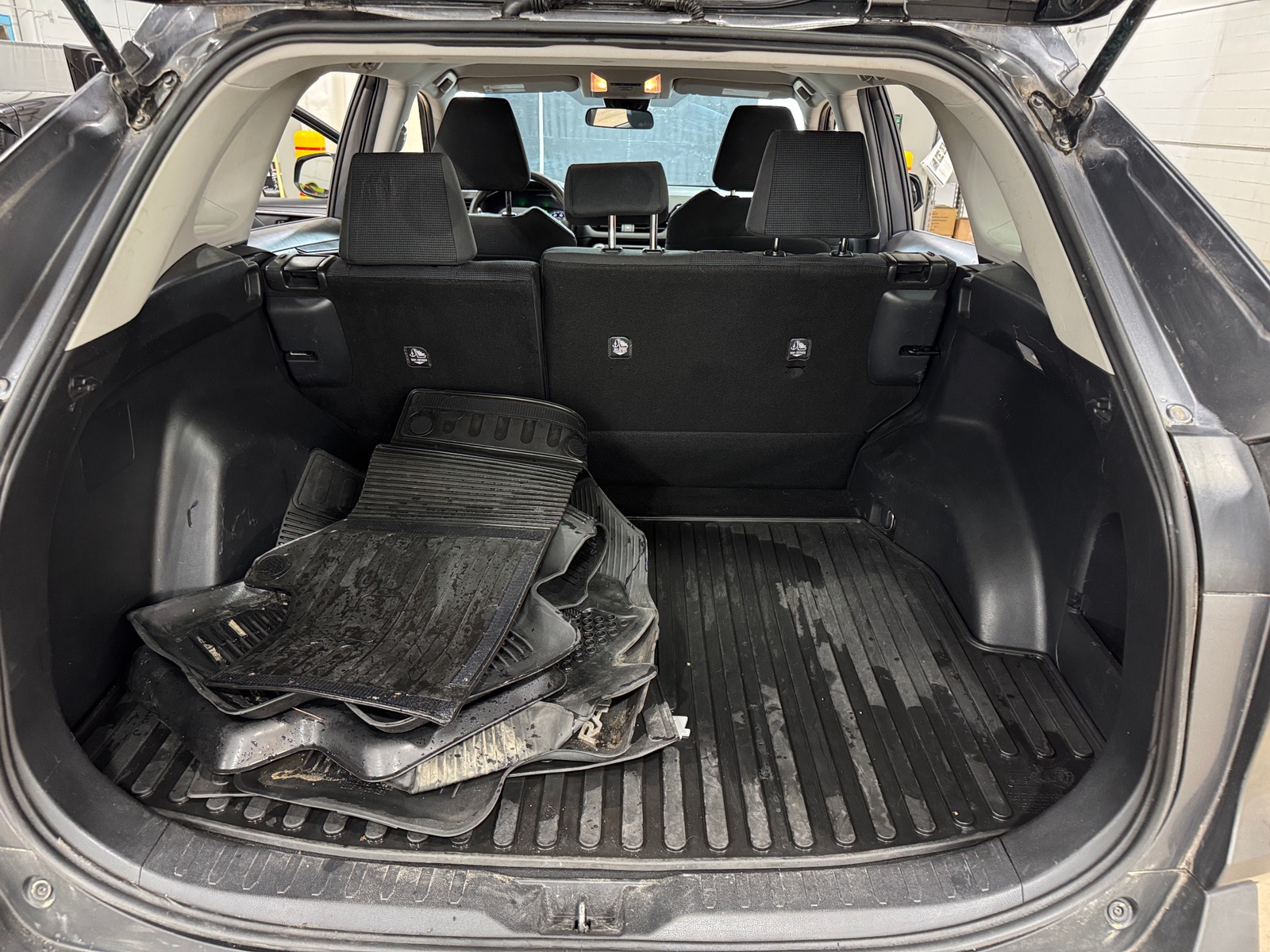 Thumbnail: 2019 Toyota RAV4 - 7