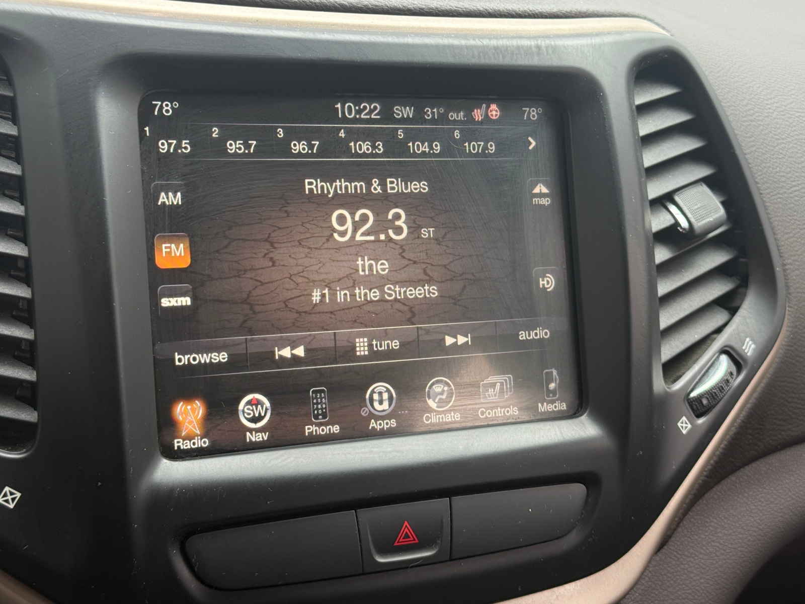 Thumbnail: 2016 Jeep Cherokee - 3