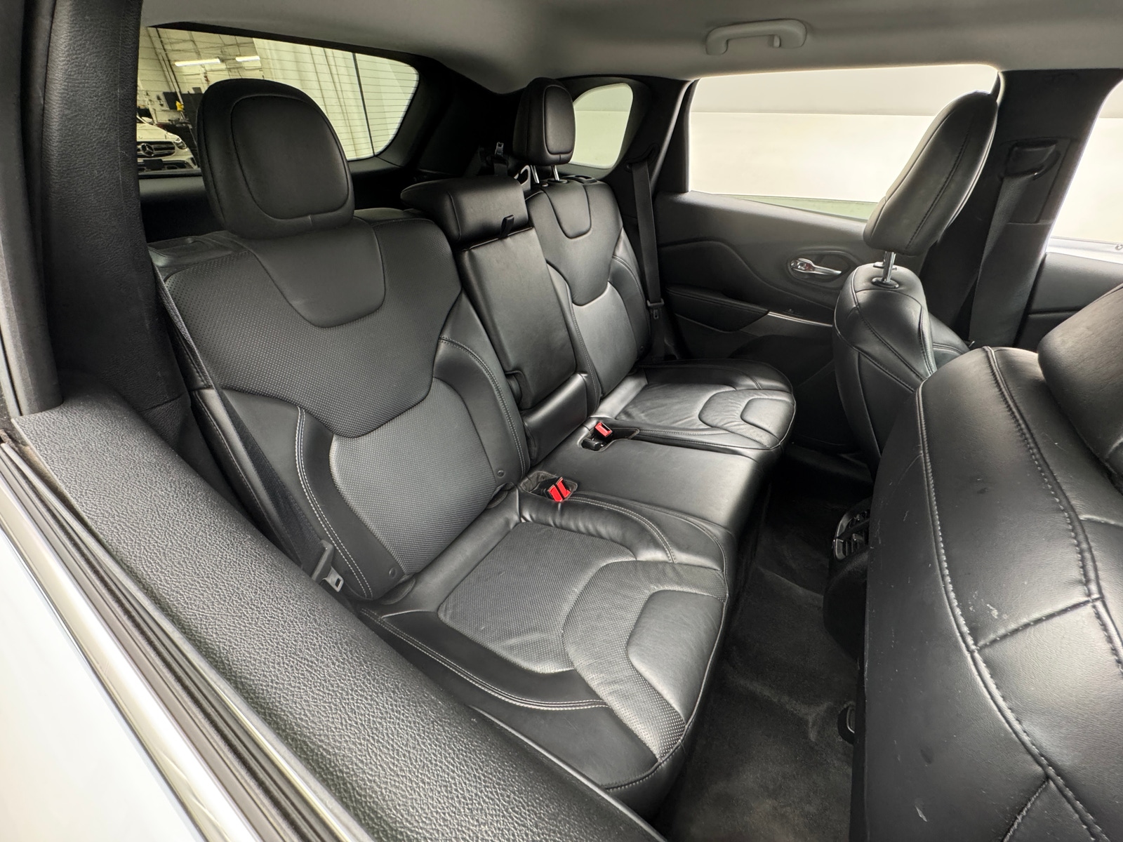 Thumbnail: 2019 Jeep Cherokee - 5