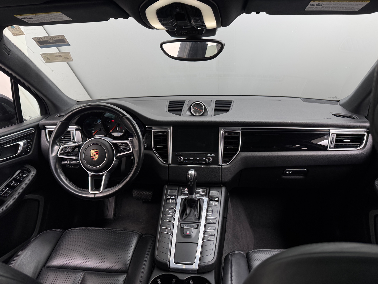 Thumbnail: 2017 Porsche Macan - 2