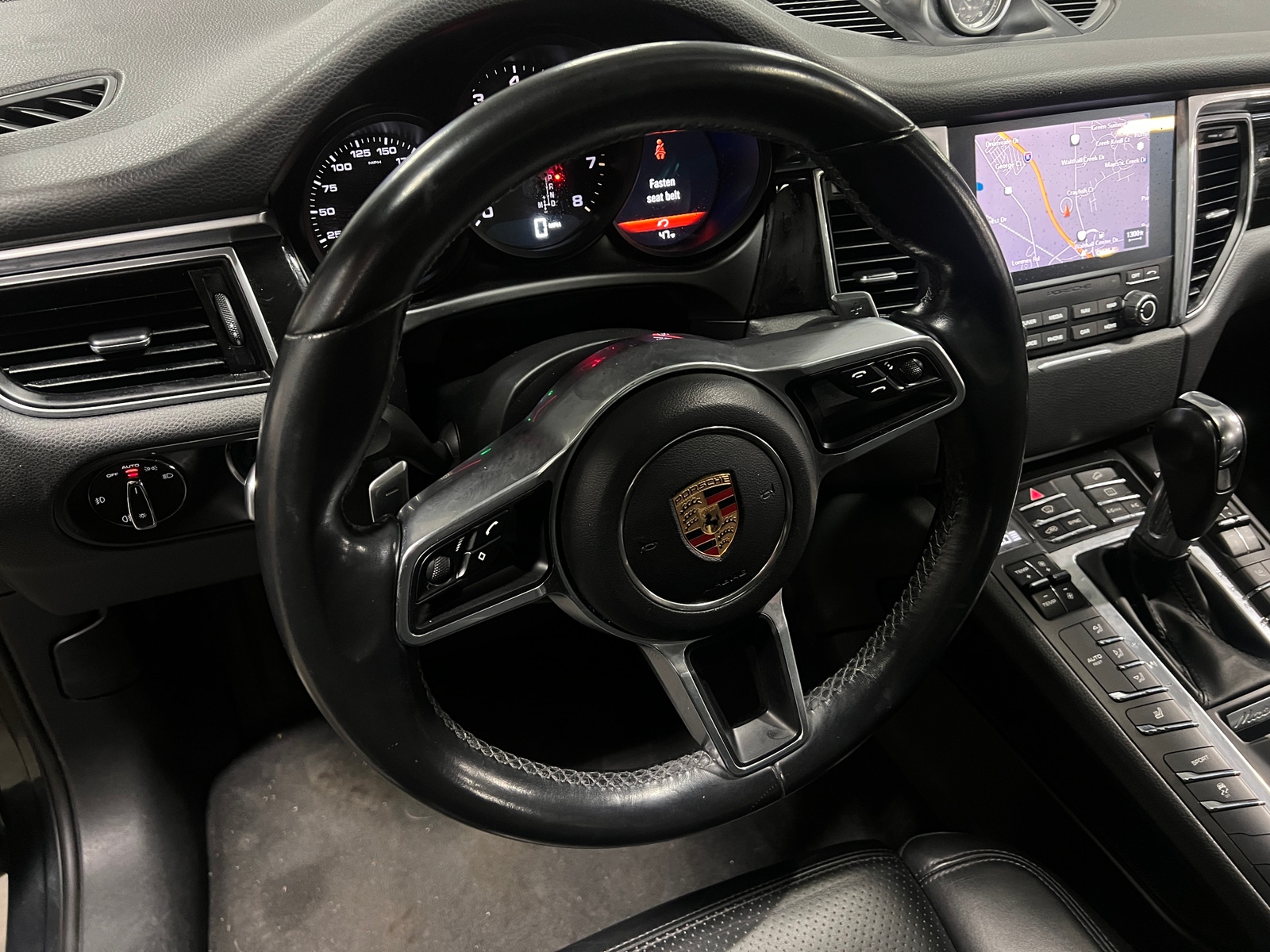 Thumbnail: 2017 Porsche Macan - 4