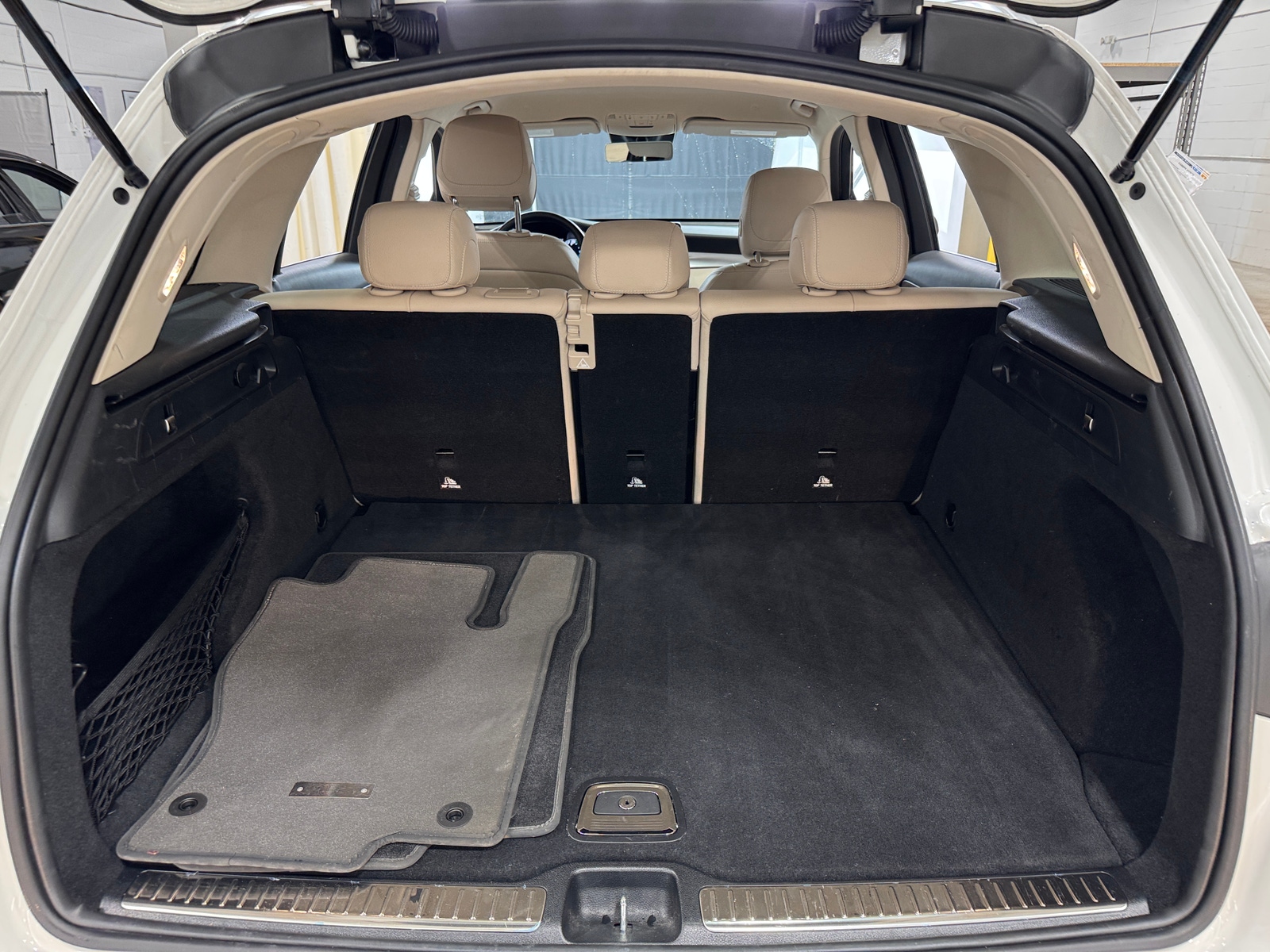 Thumbnail: 2022 Mercedes-Benz GLC - 6