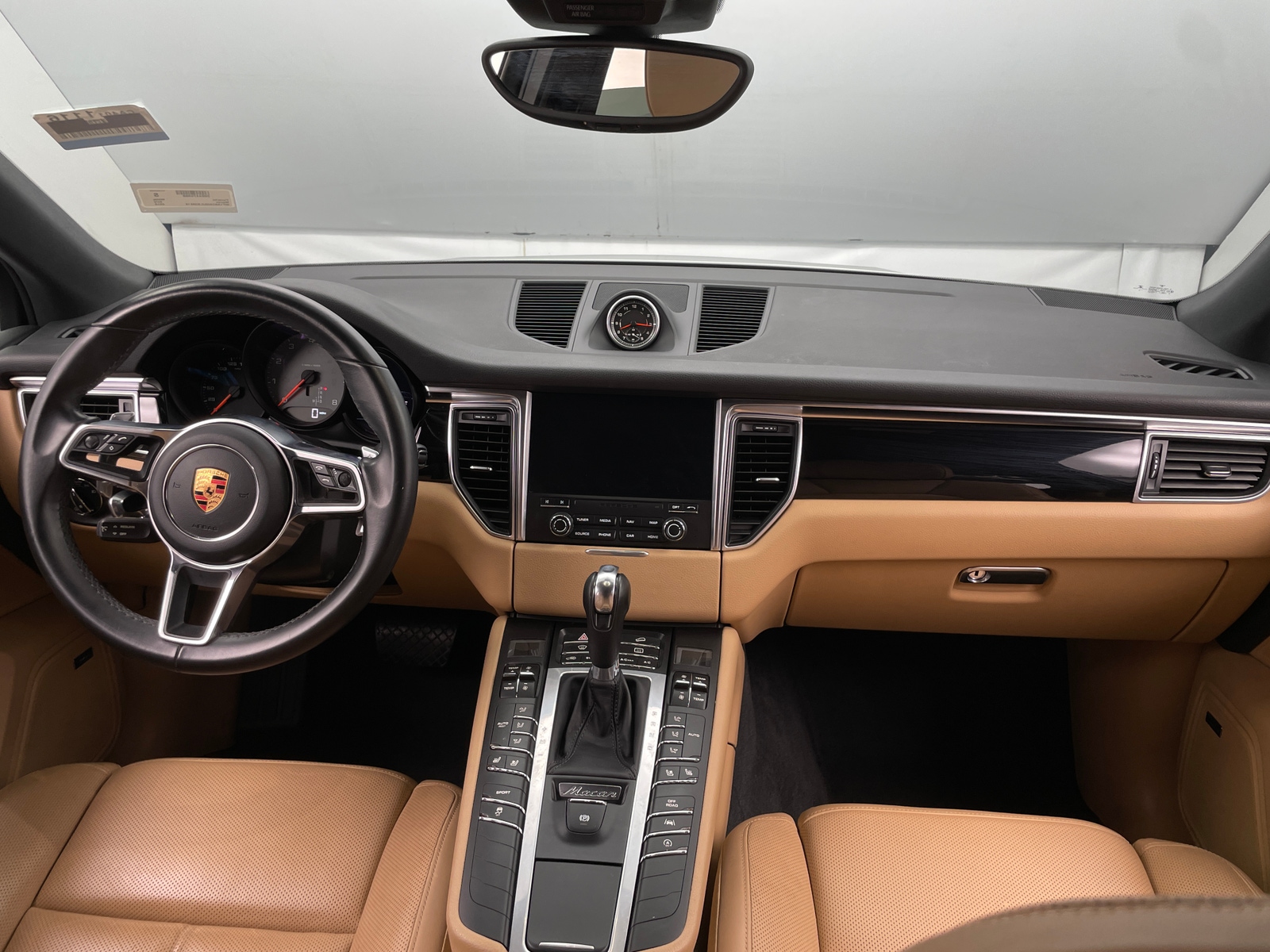 Thumbnail: 2018 Porsche Macan - 2