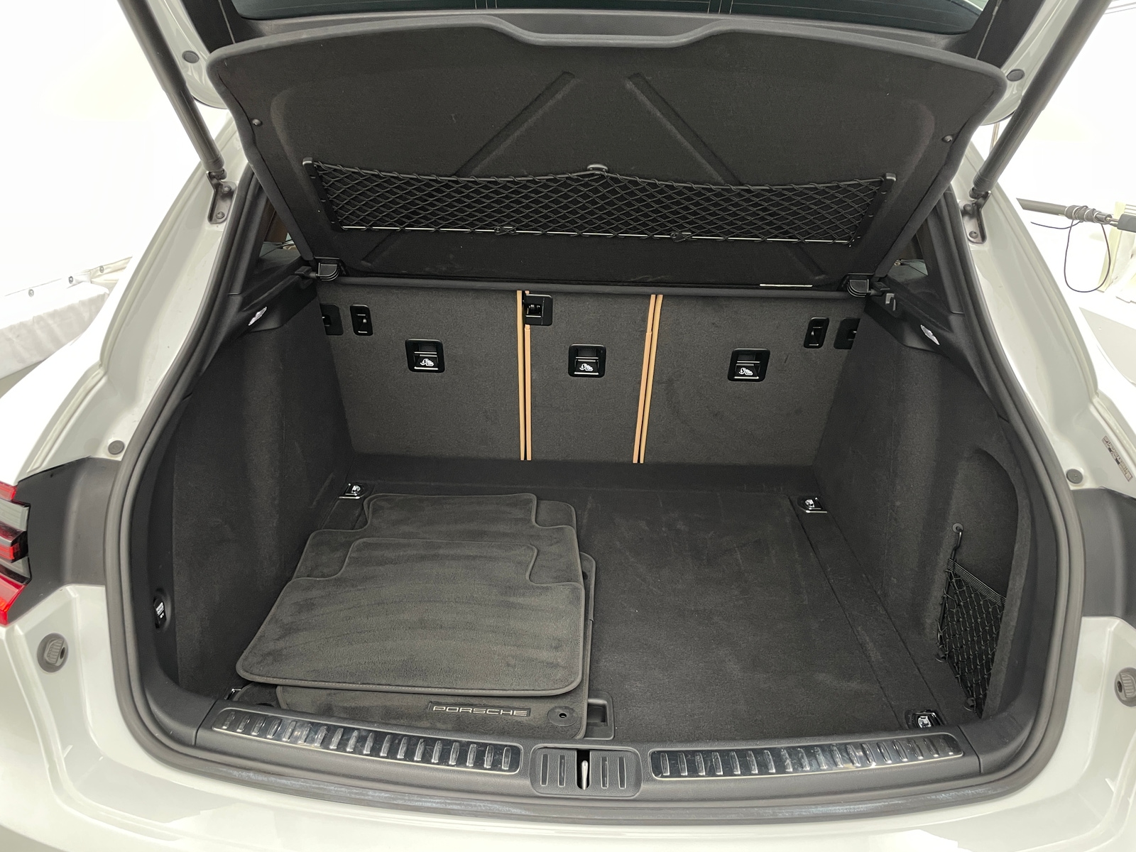 Thumbnail: 2018 Porsche Macan - 6