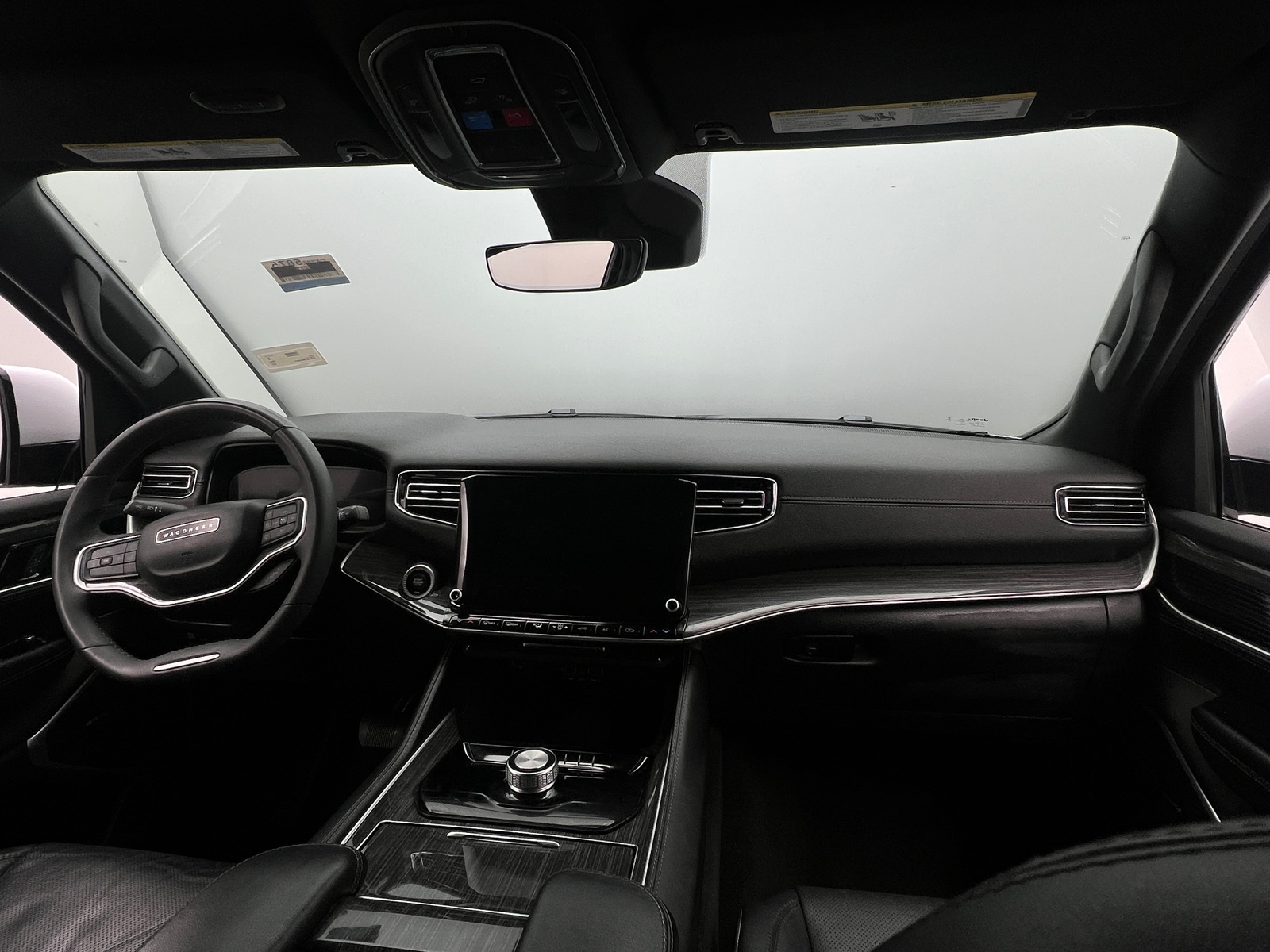 Thumbnail: 2022 Jeep Wagoneer - 2