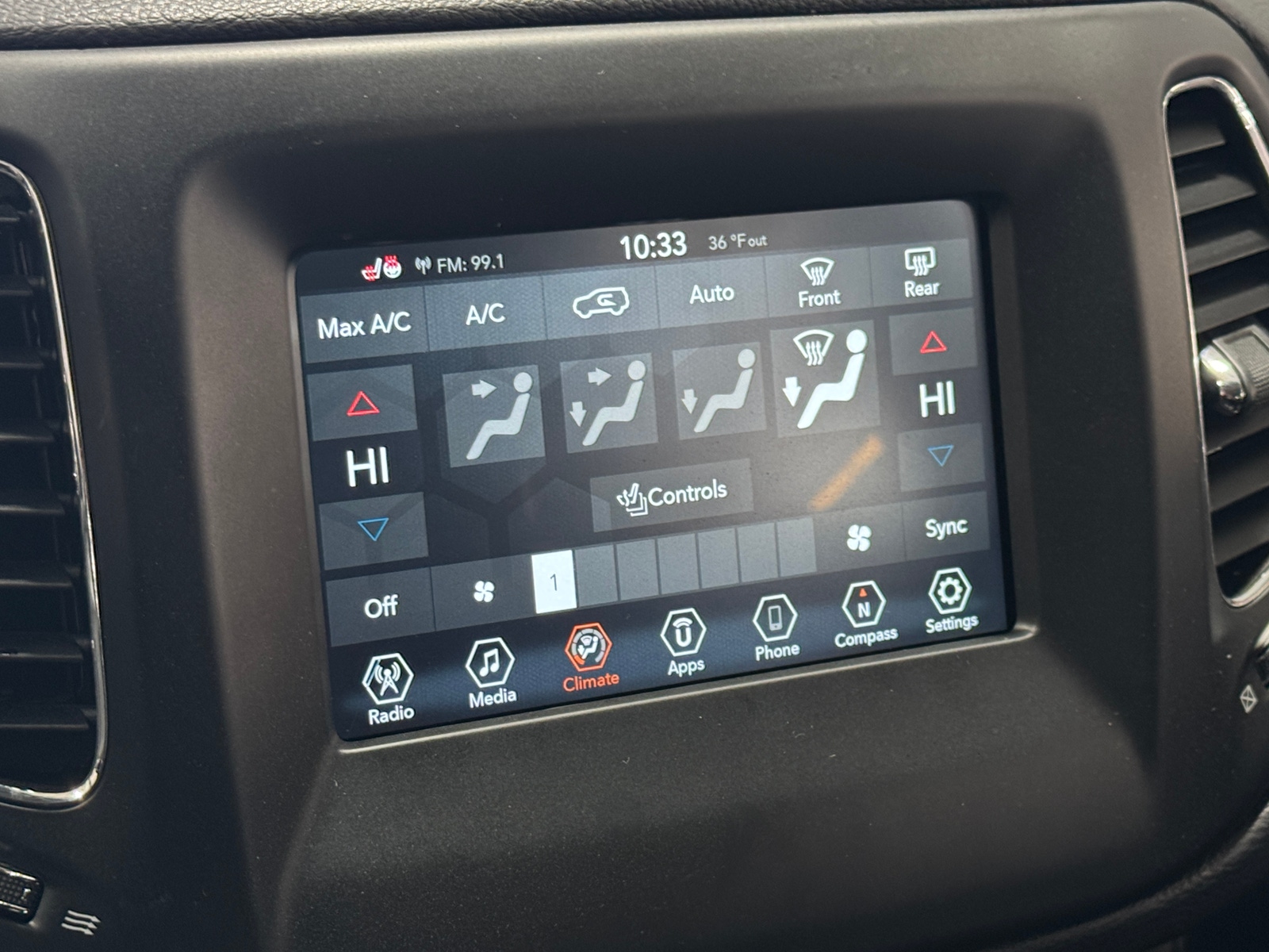 Thumbnail: 2019 Jeep Compass - 4