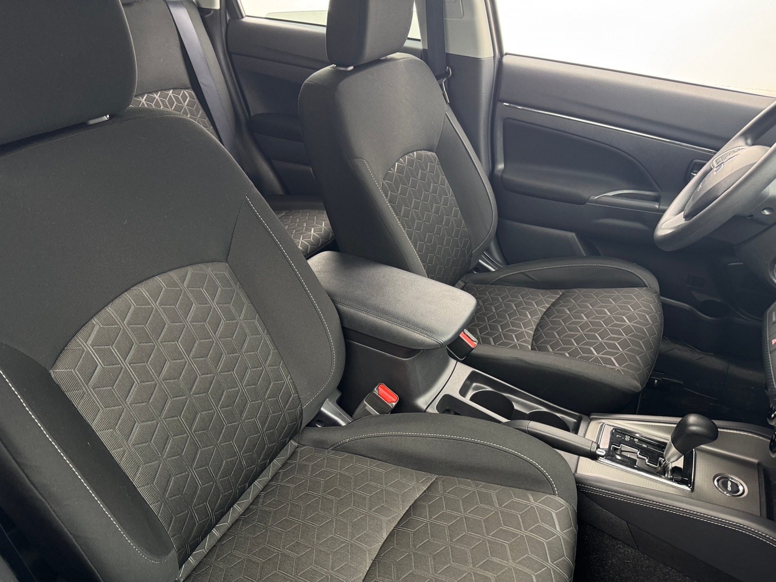 Thumbnail: 2025 Mitsubishi Outlander Sport - 2