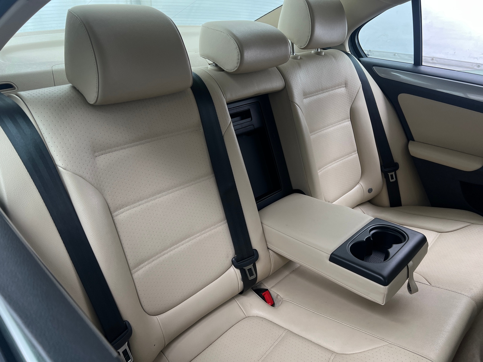 Thumbnail: 2016 Volkswagen Jetta - 6