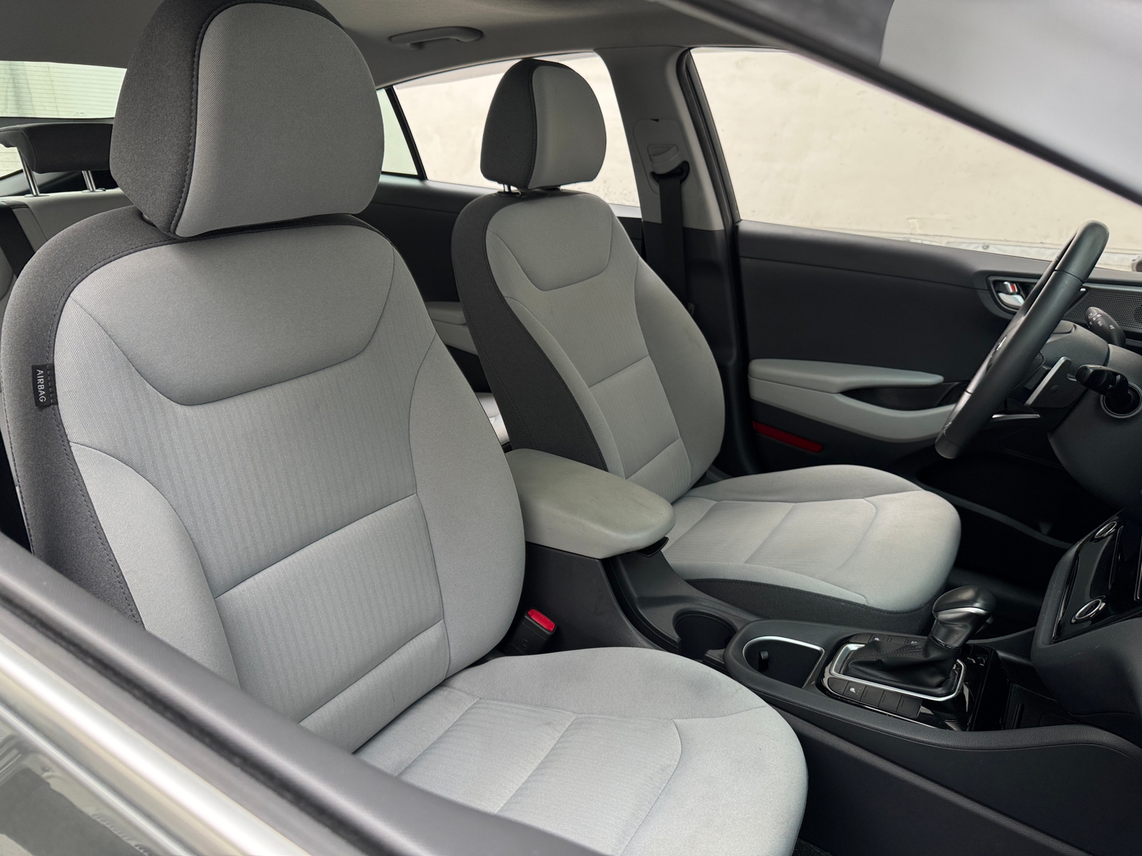 Thumbnail: 2022 Hyundai Ioniq - 2