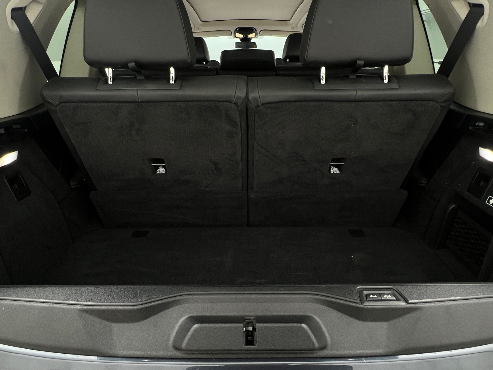 Thumbnail: 2021 BMW X7 - 6