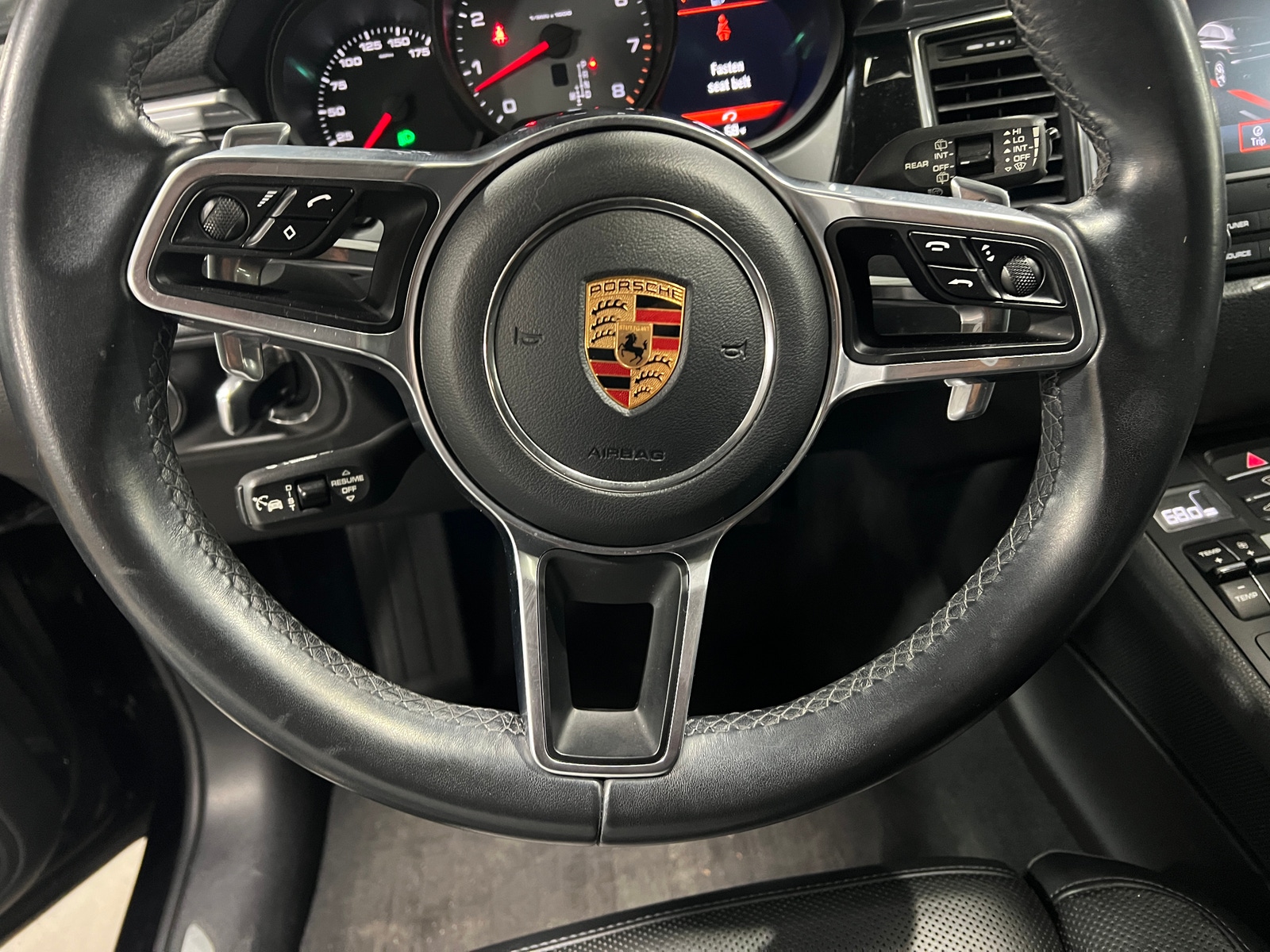 Thumbnail: 2018 Porsche Macan - 4