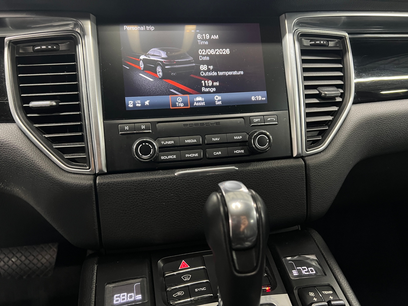 Thumbnail: 2018 Porsche Macan - 3