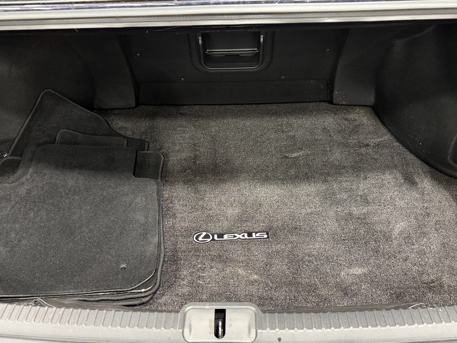 Thumbnail: 2019 Lexus ES - 6