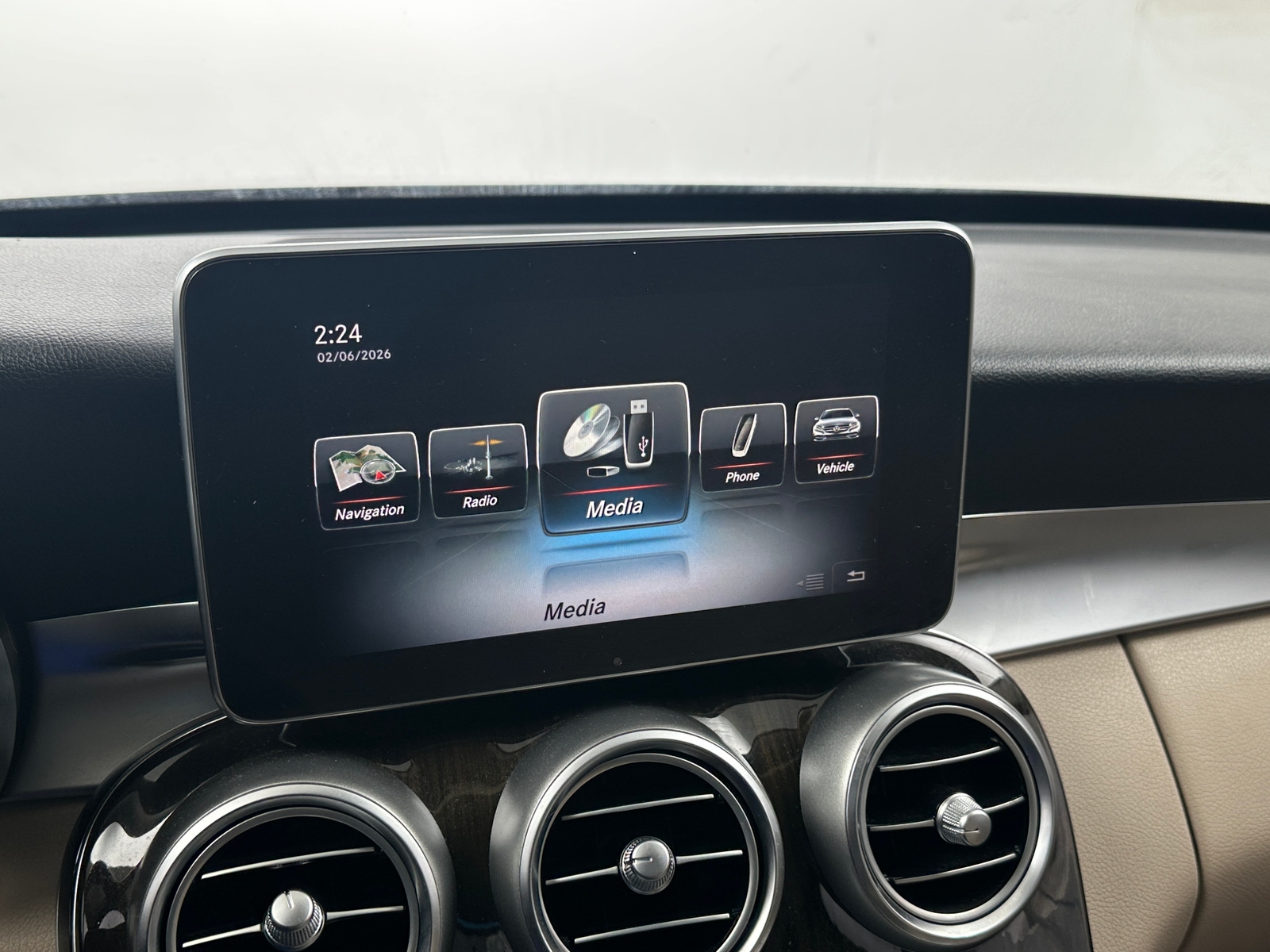 Thumbnail: 2016 Mercedes-Benz C-Class - 3