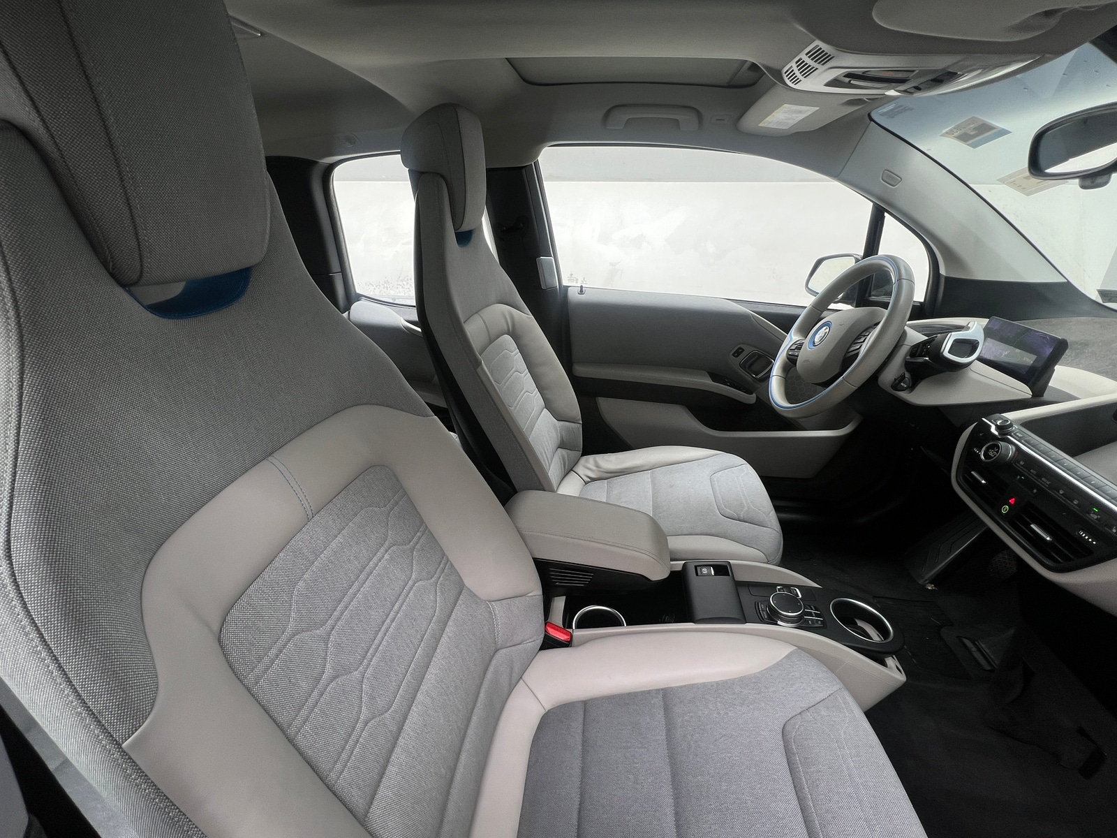 Thumbnail: 2017 BMW i3 - 2