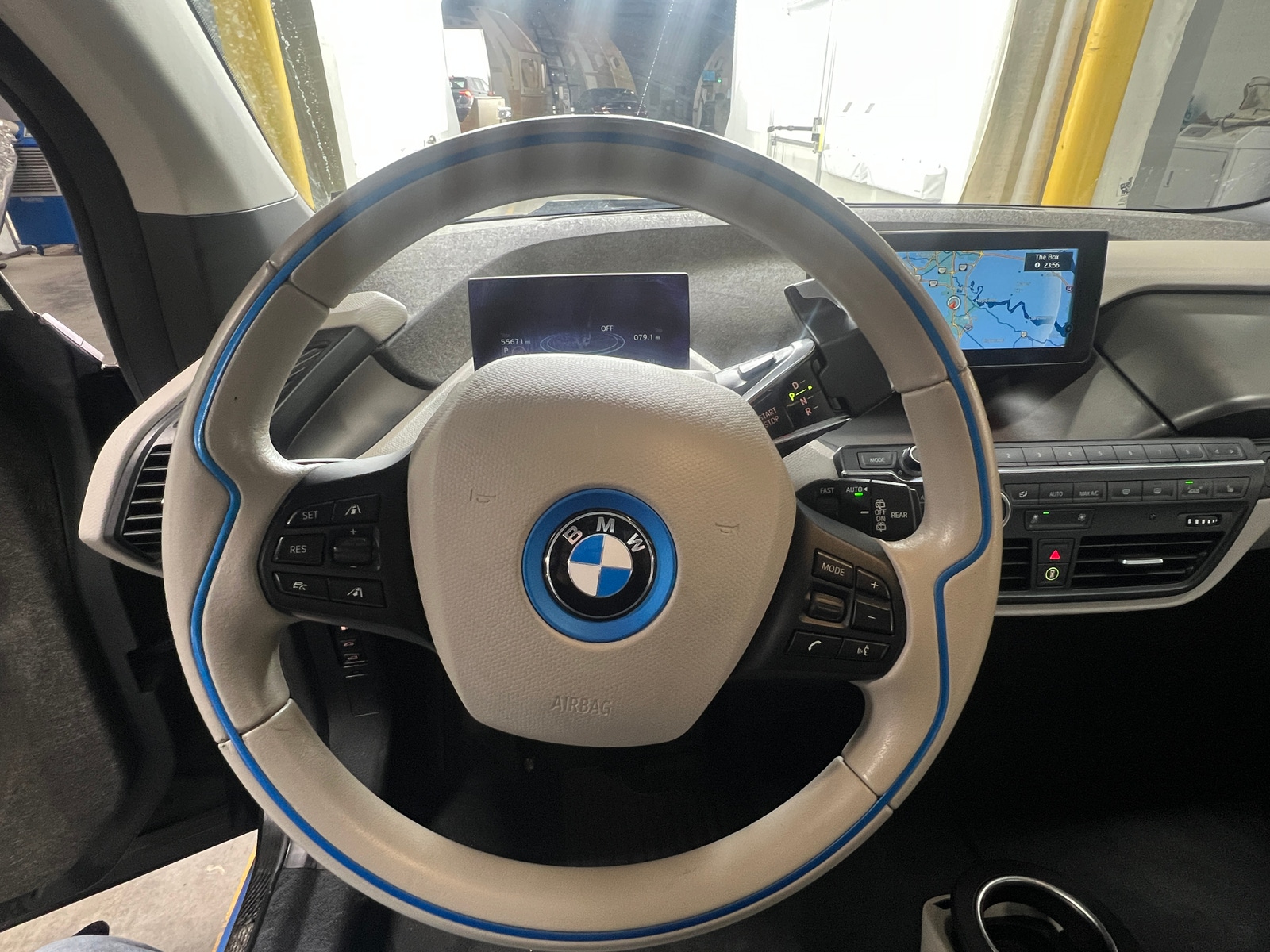 Thumbnail: 2017 BMW i3 - 5