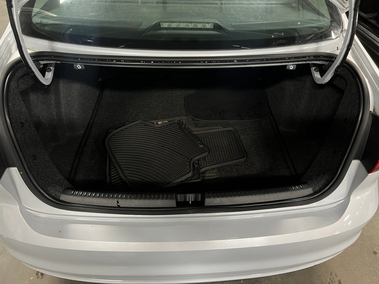 Thumbnail: 2017 Volkswagen Jetta - 6